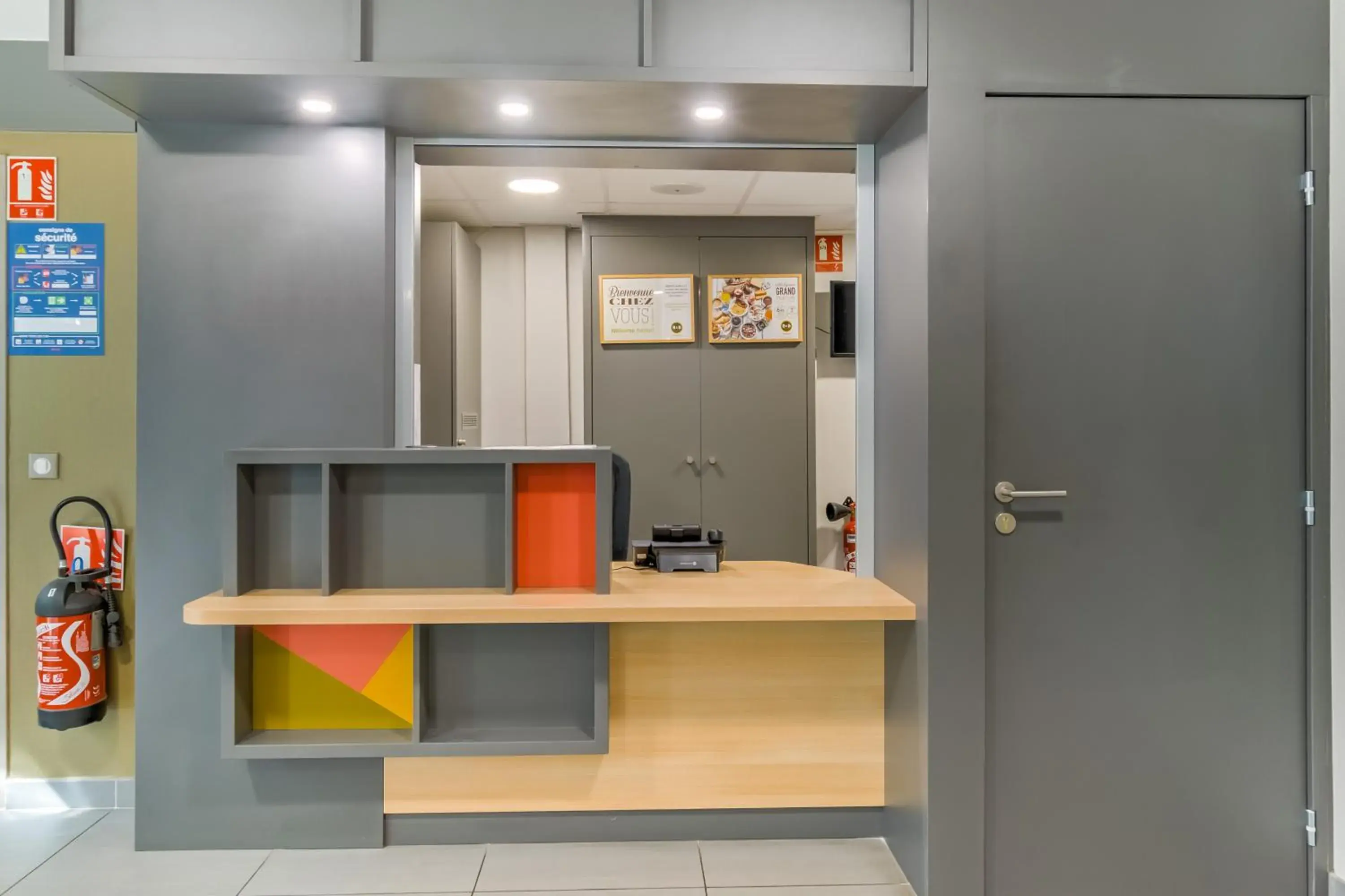 Lobby or reception in B&B HOTEL Marseille La Valentine Lobby or reception in B&B HOTEL Marseille La Valentine