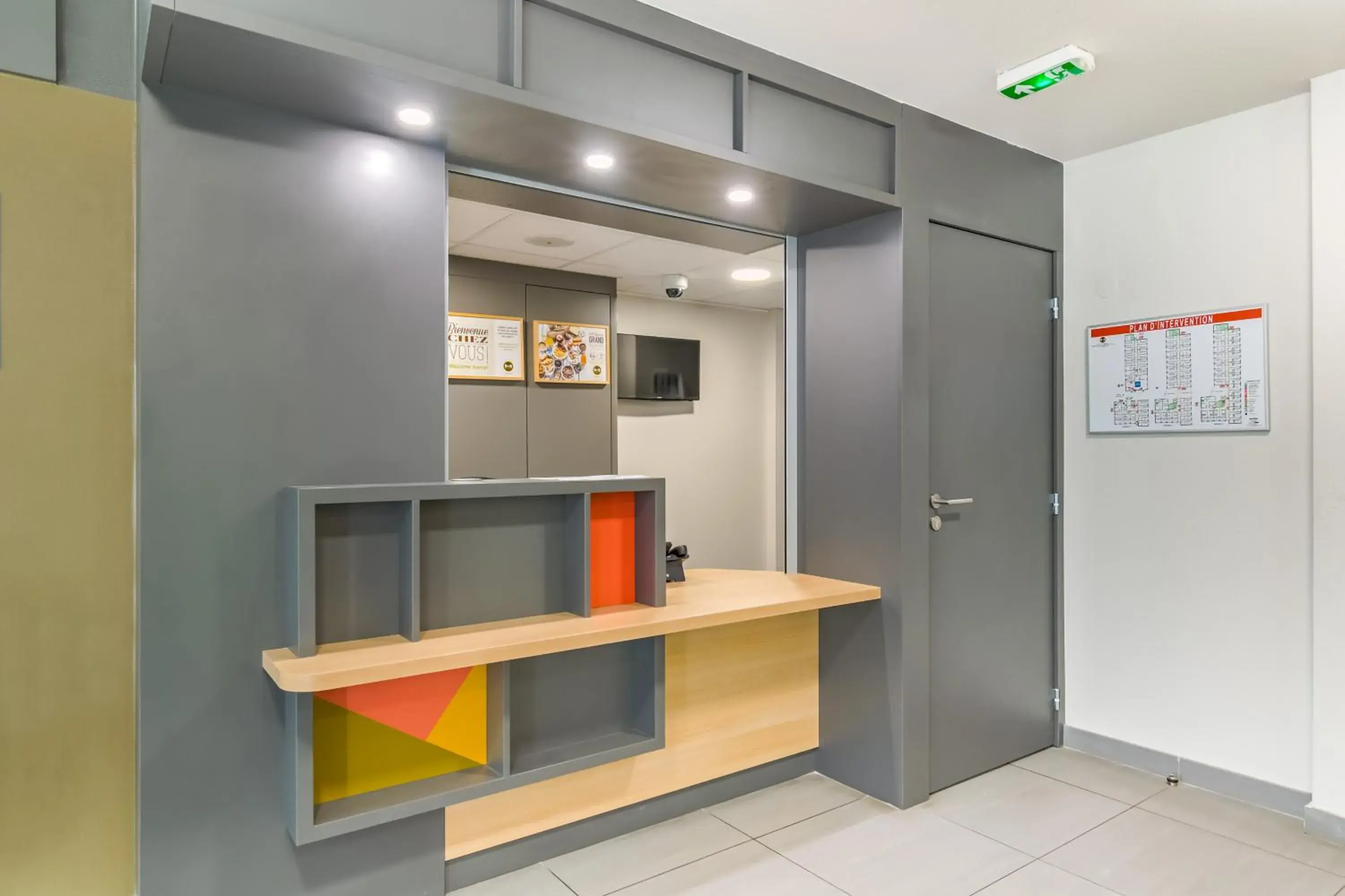 Lobby or reception in B&B HOTEL Marseille La Valentine Lobby or reception in B&B HOTEL Marseille La Valentine