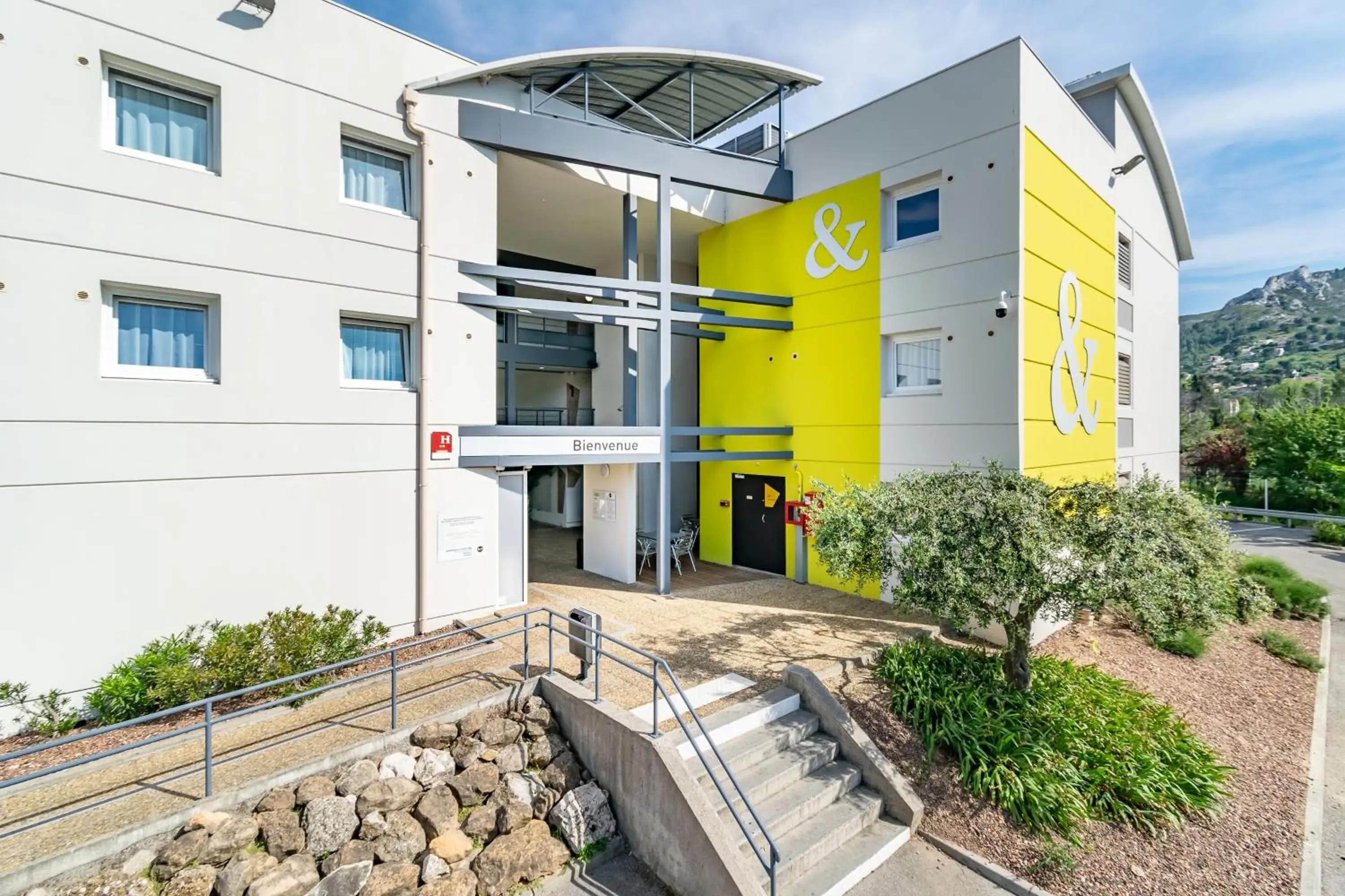 Facade/entrance in B&B HOTEL Marseille La Valentine Facade/entrance in B&B HOTEL Marseille La Valentine