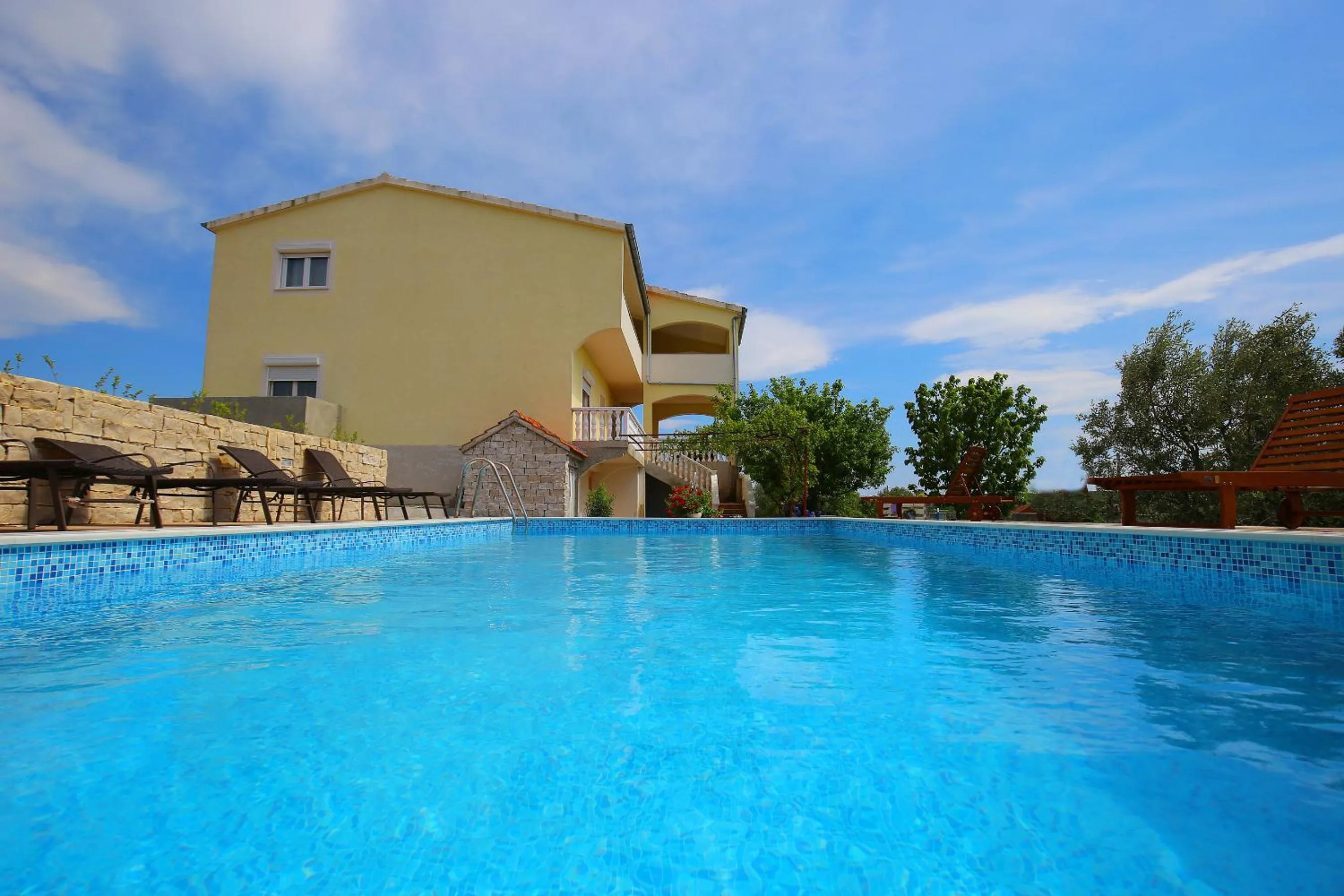Pool view in Gale Vila