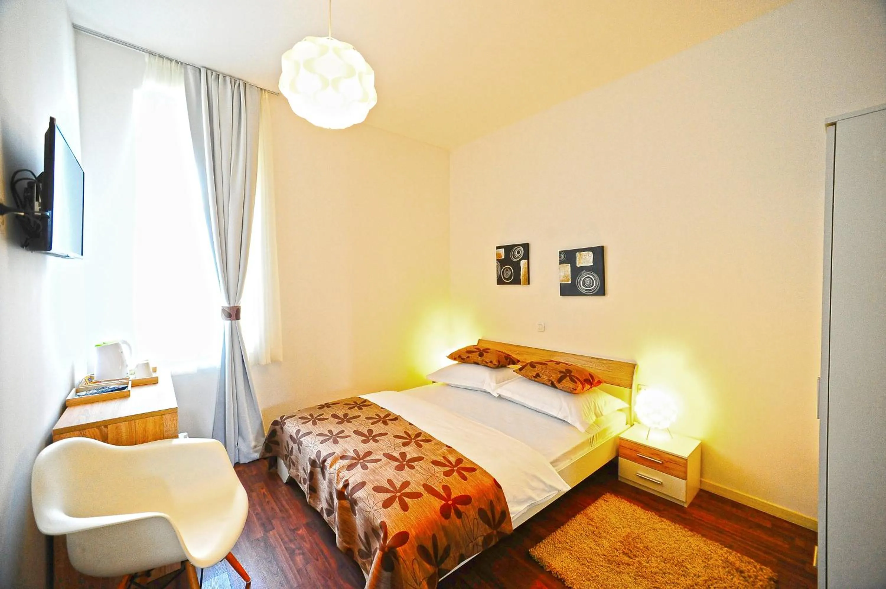 Bedroom, Bed in Valenti rooms