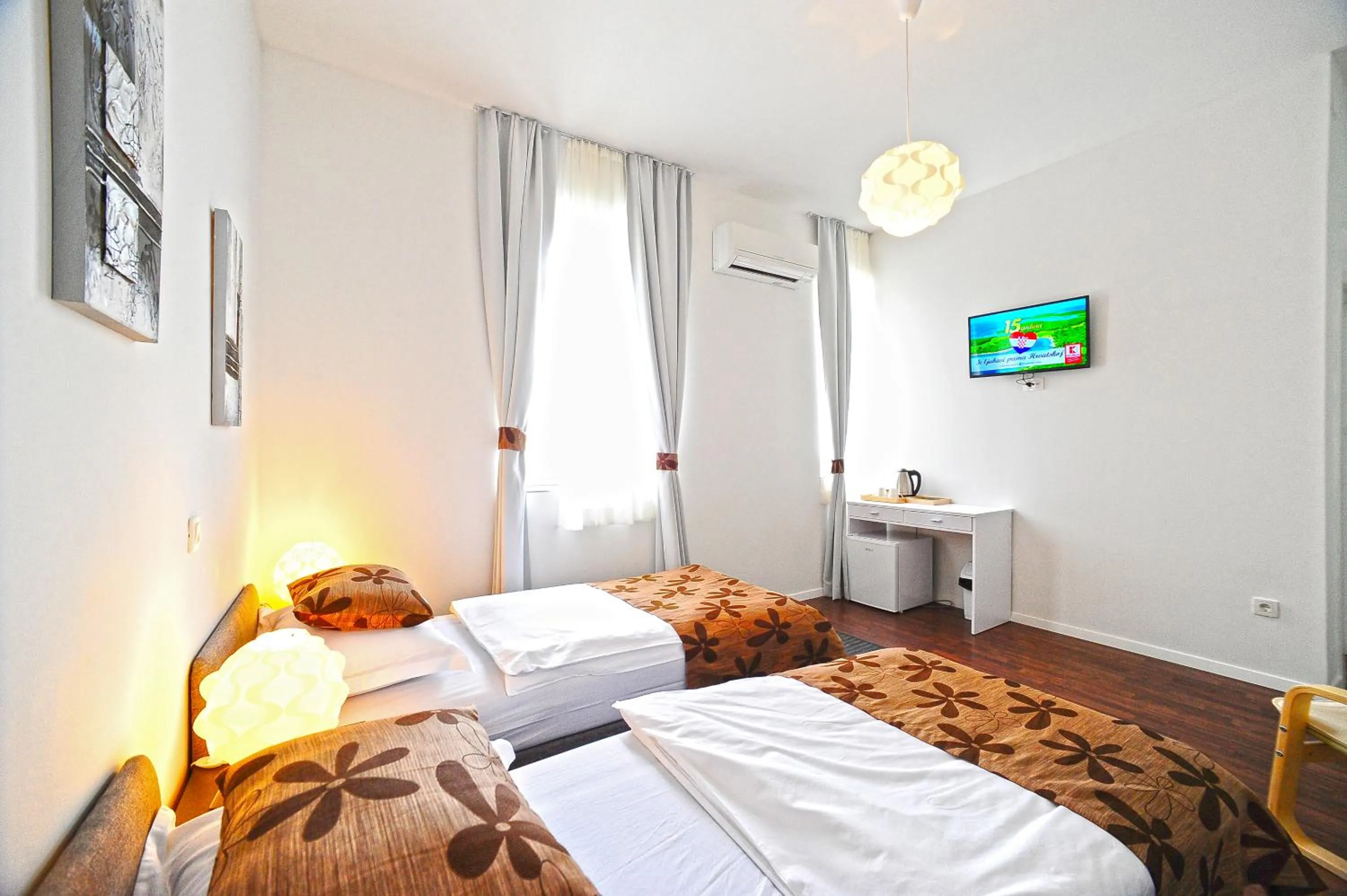 Bedroom, Bed in Valenti rooms
