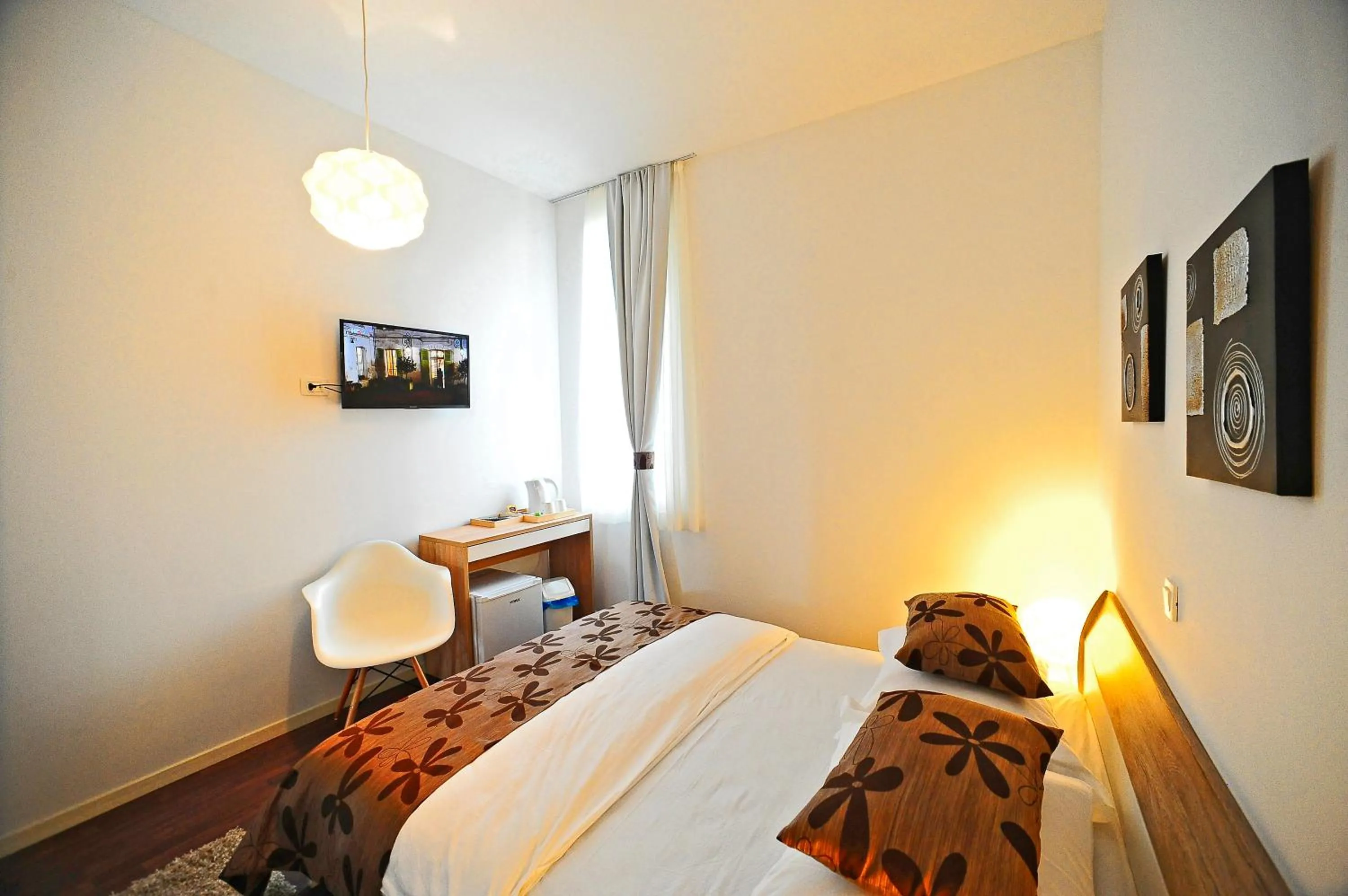 Bedroom, Bed in Valenti rooms