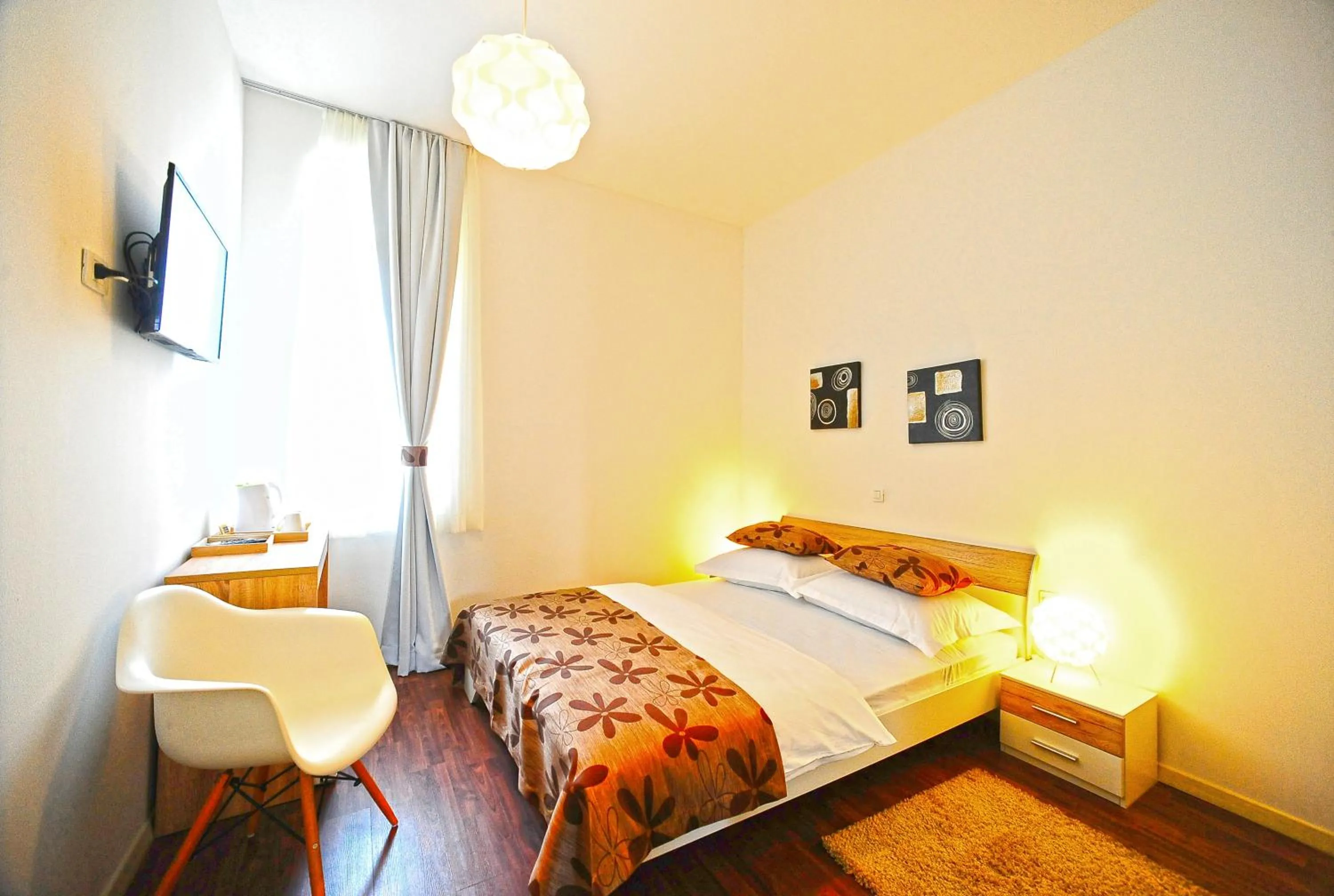 Bedroom, Bed in Valenti rooms