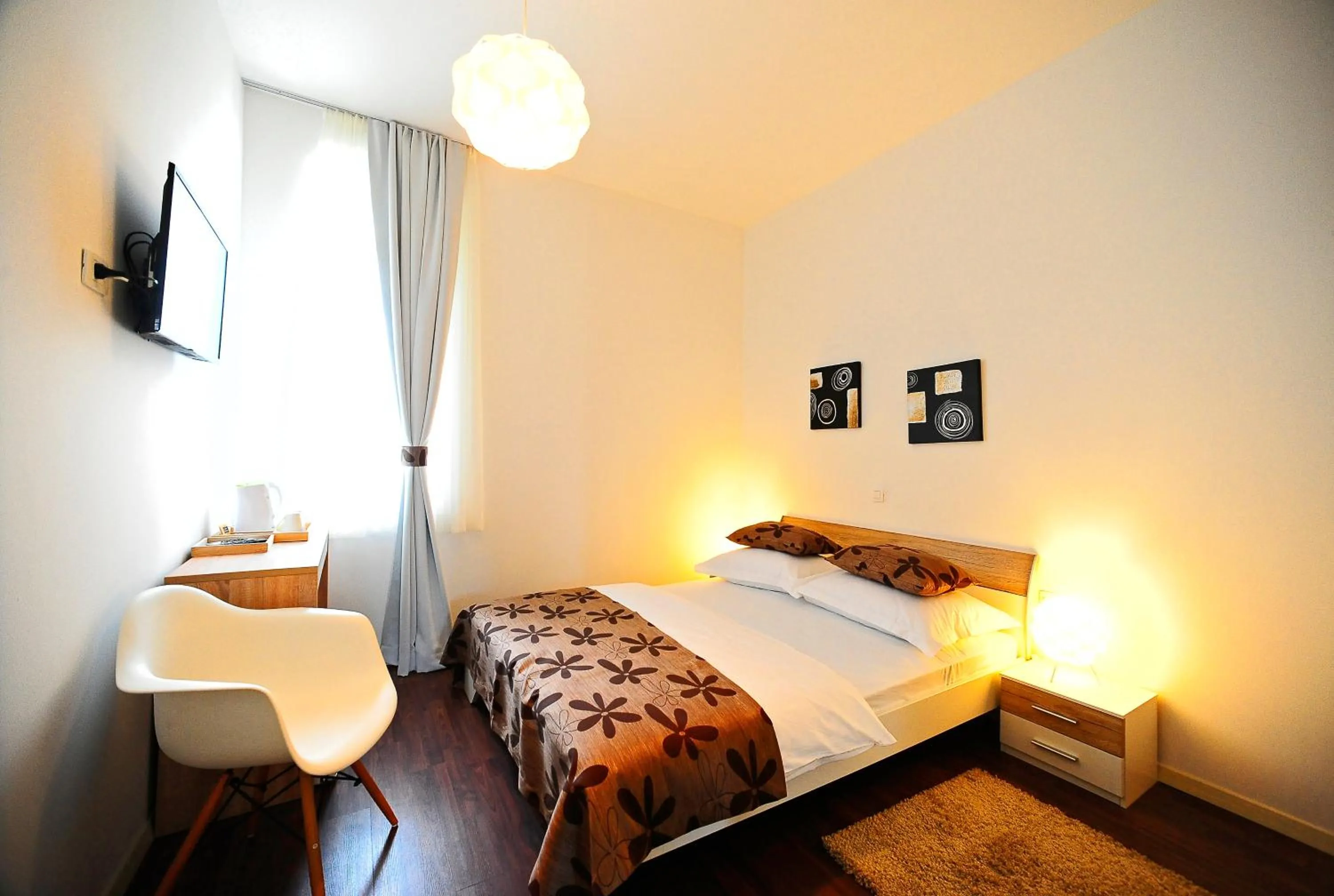 Bedroom, Bed in Valenti rooms