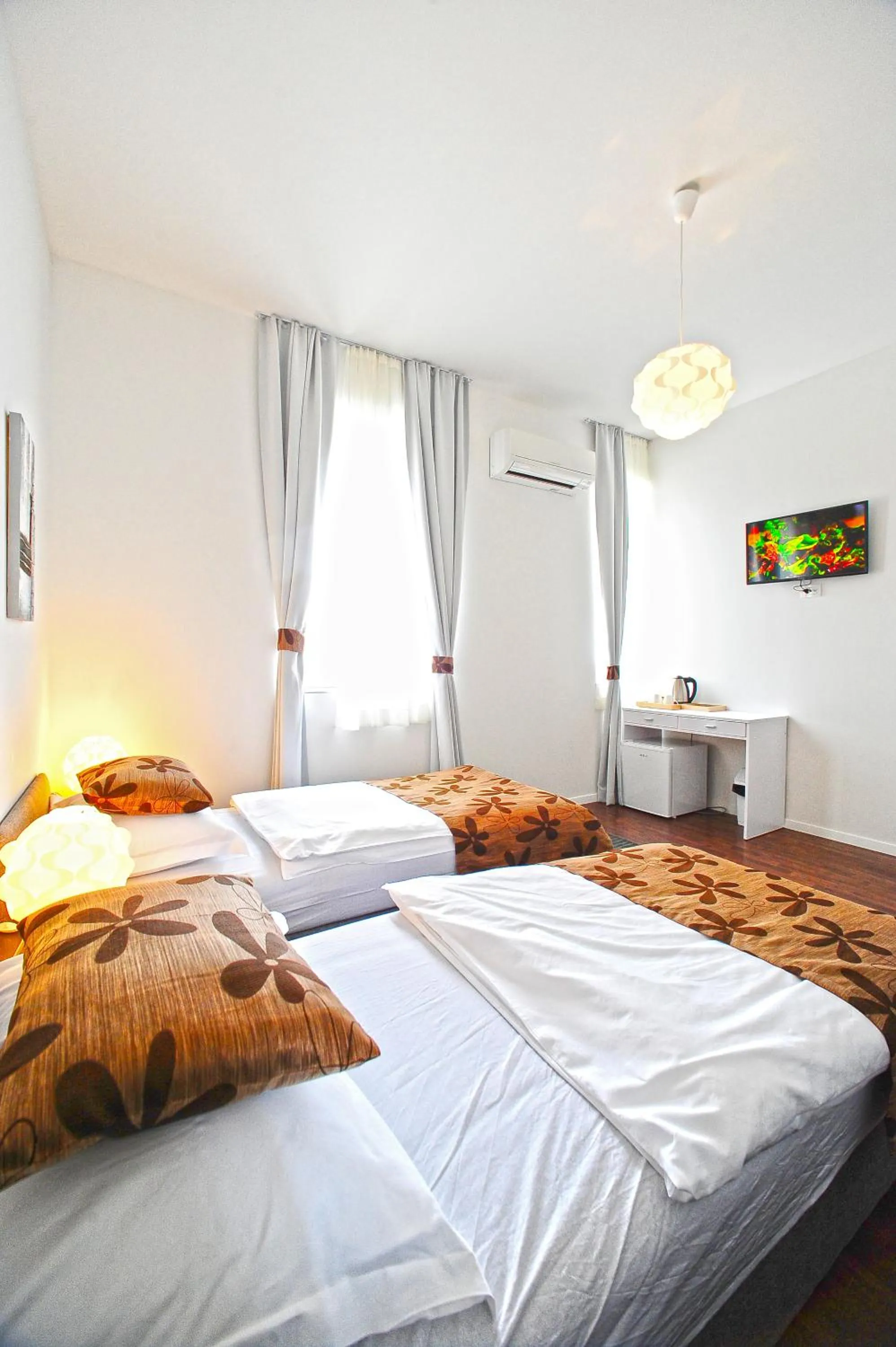Bedroom, Bed in Valenti rooms