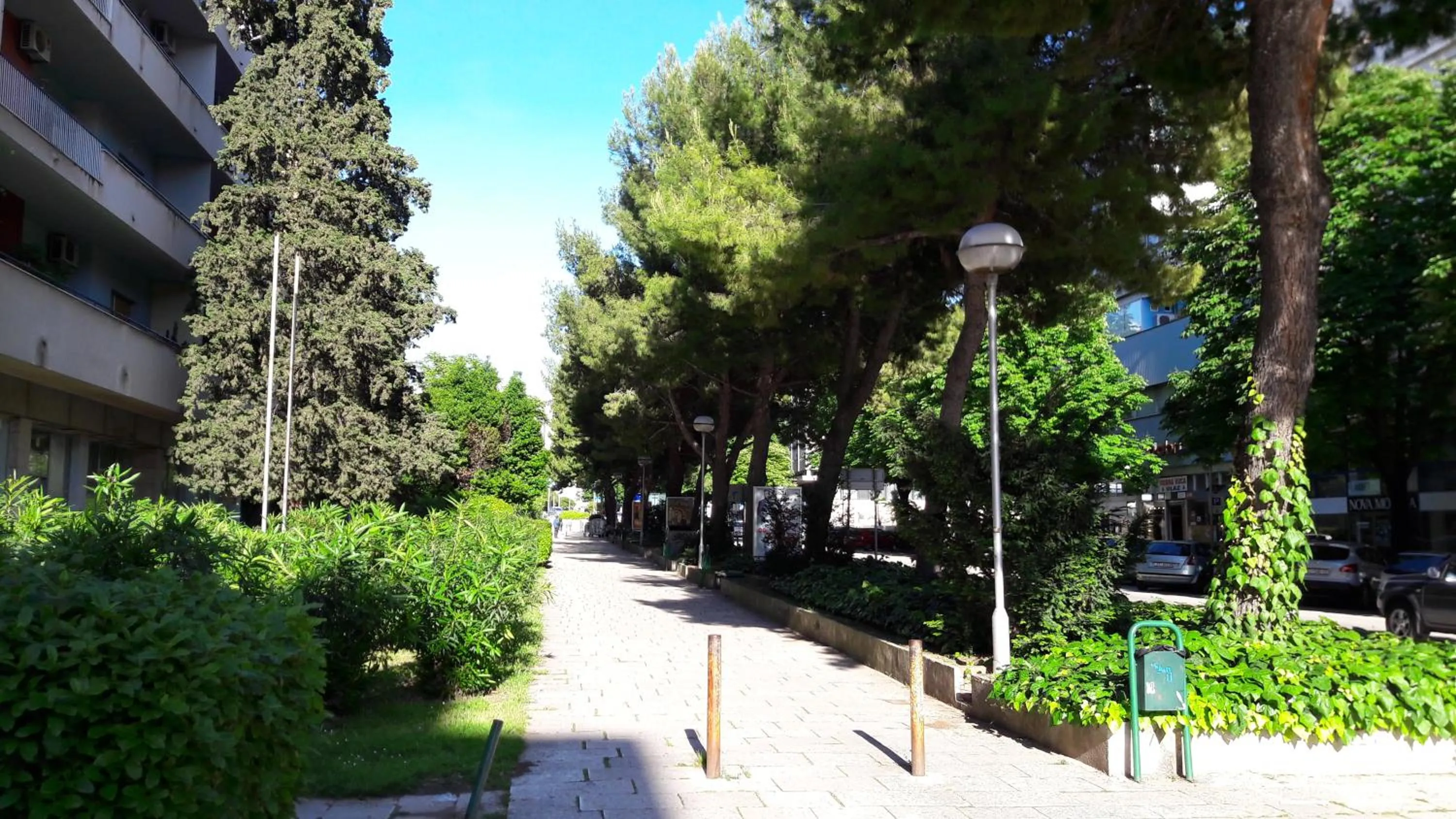 Neighbourhood in Valenti rooms