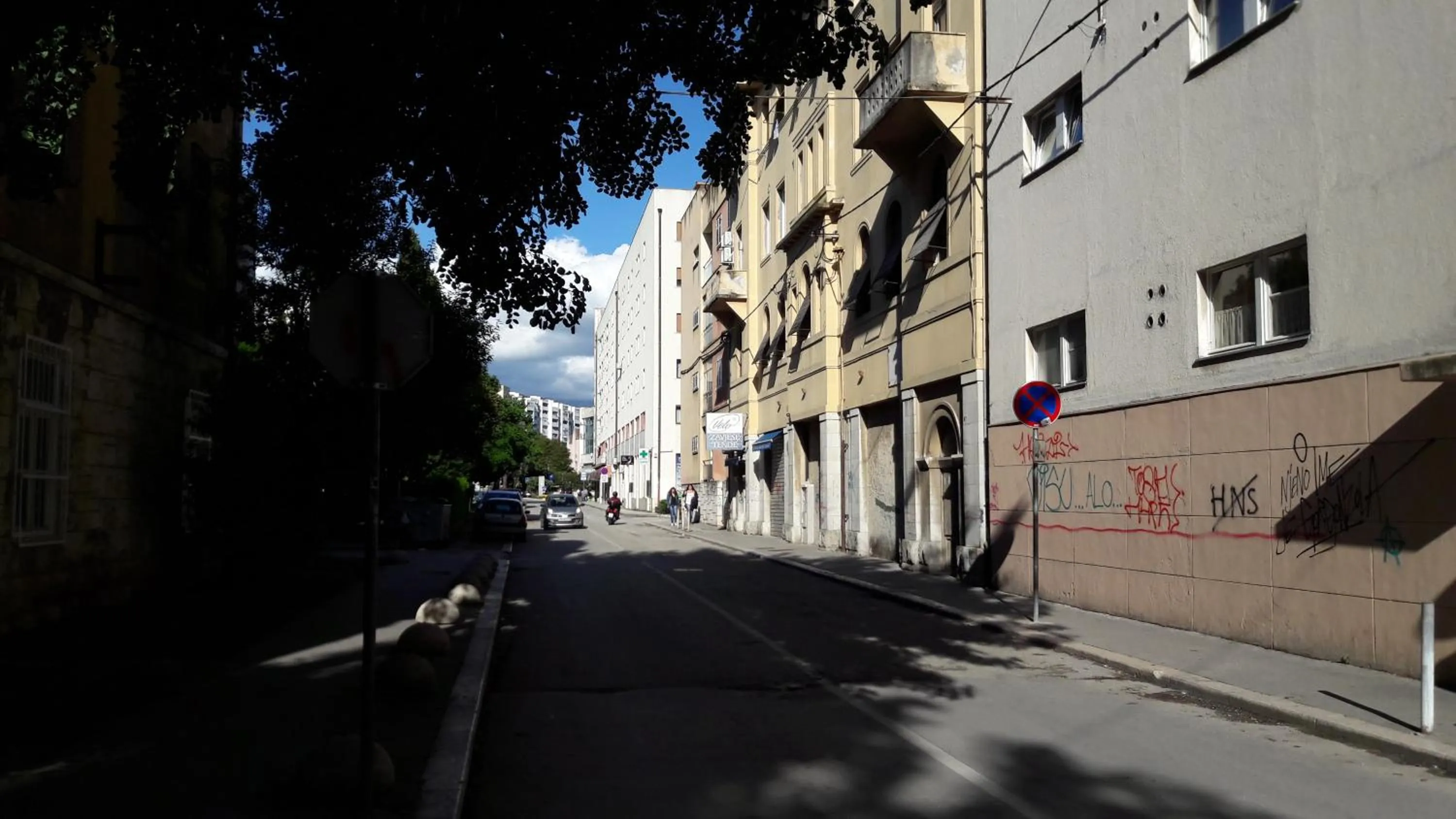 Neighbourhood in Valenti rooms