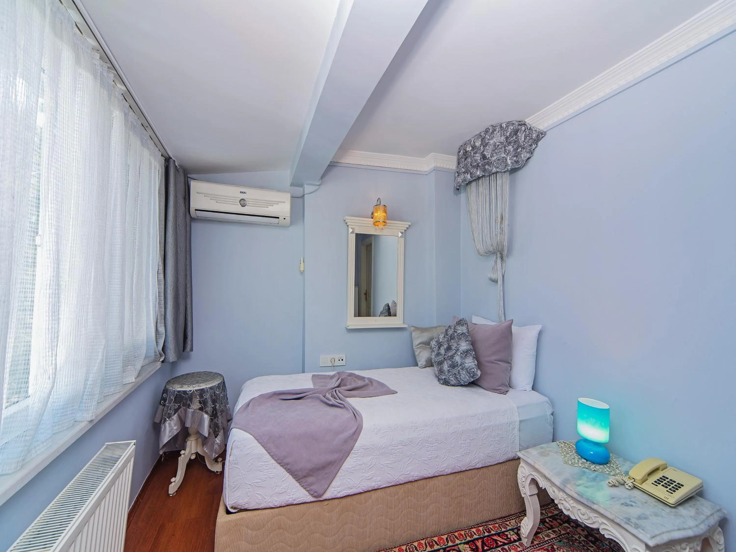 Photo of the whole room, Bed in Modern Sultan Hotel