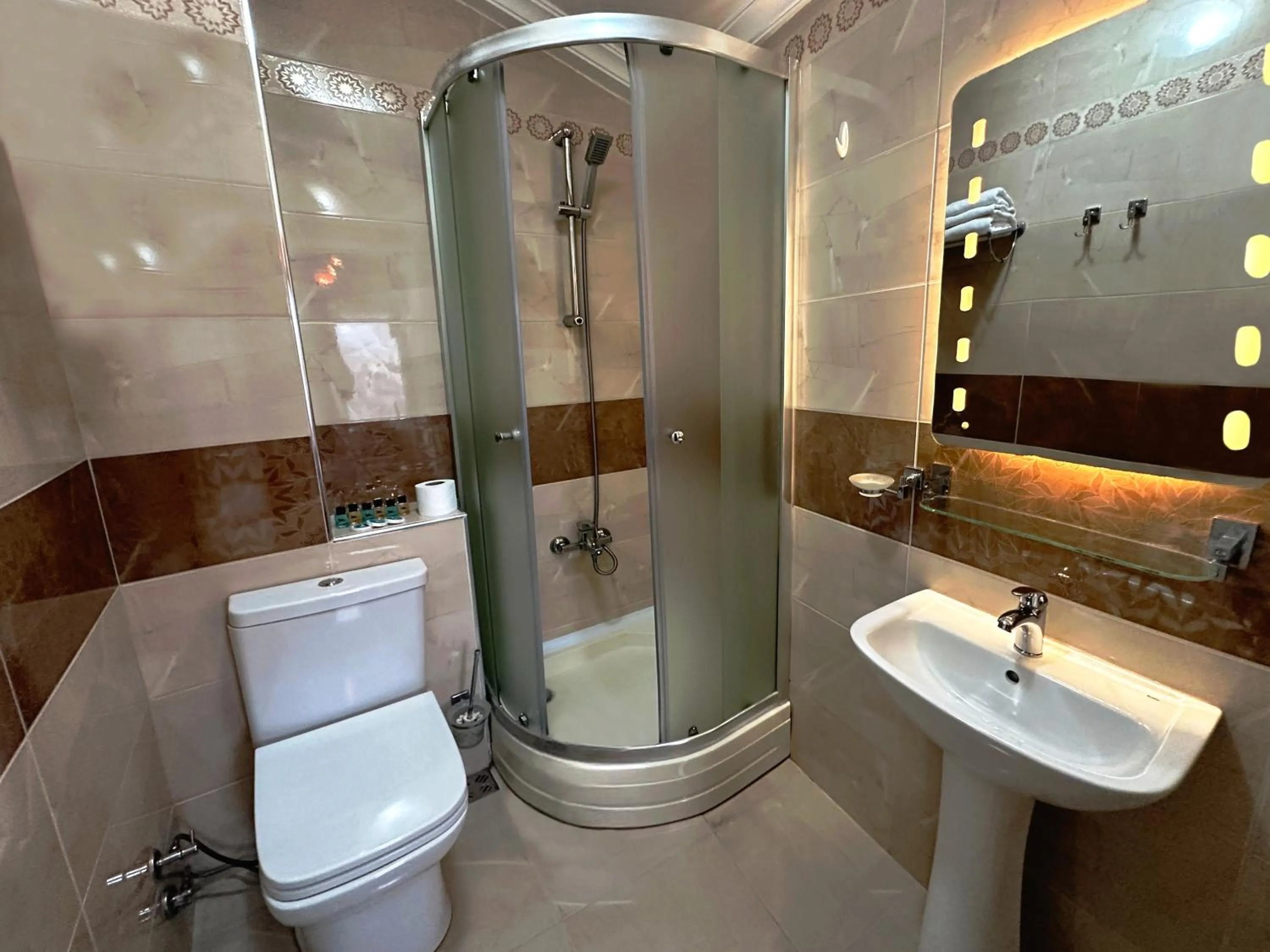 Shower in Modern Sultan Hotel