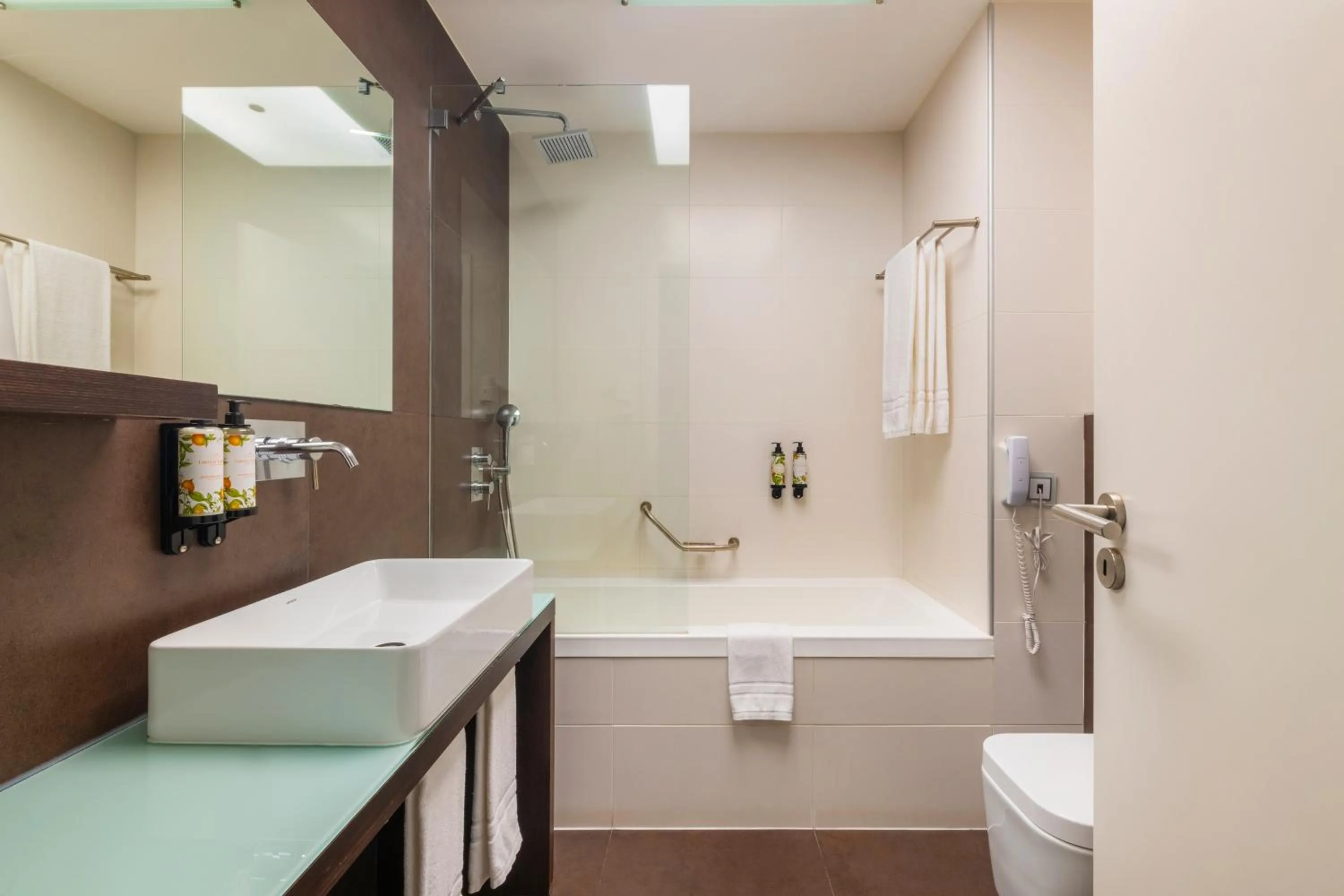 Toilet in RR Hotel da Rocha