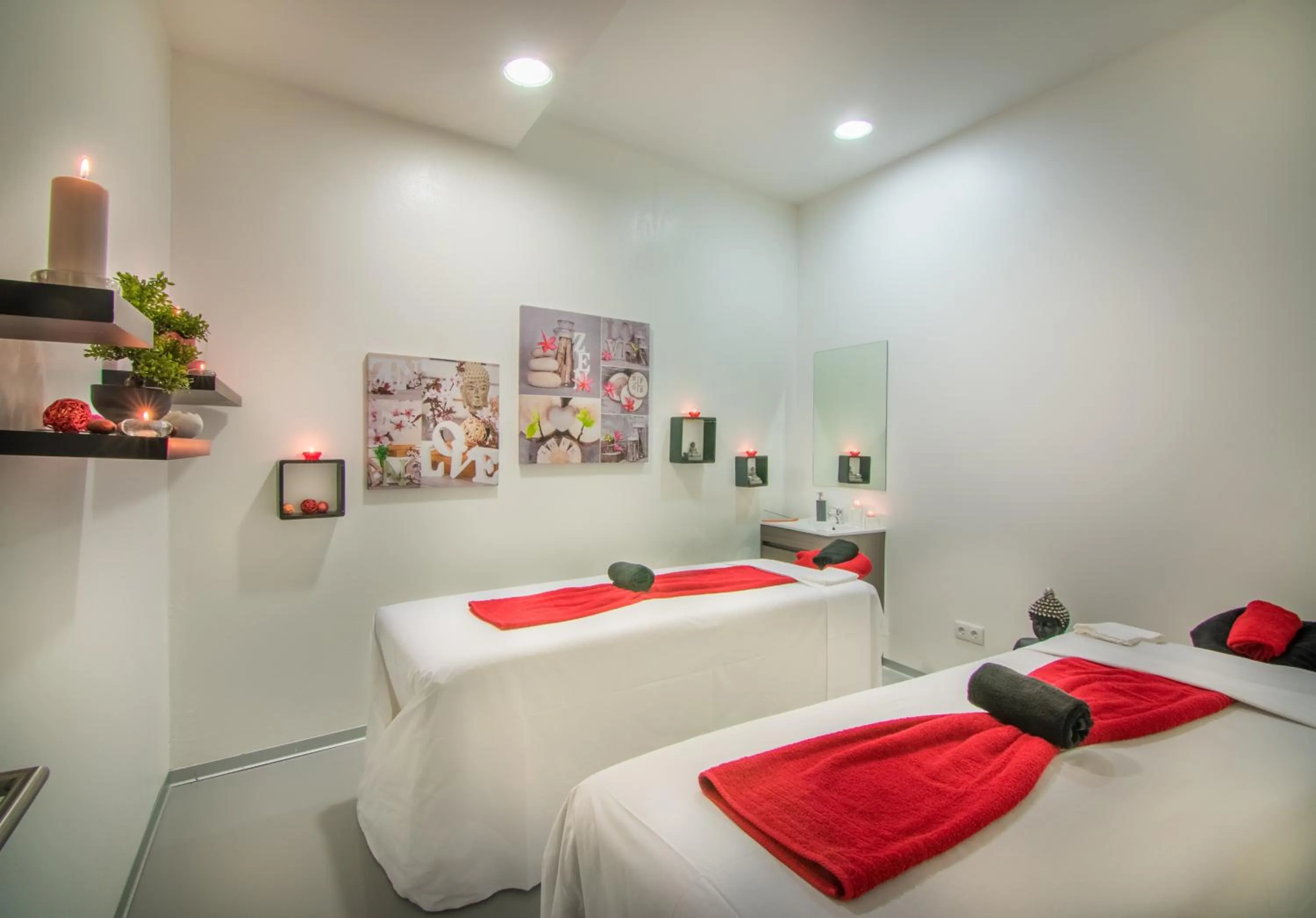 Massage, Bed in RR Hotel da Rocha