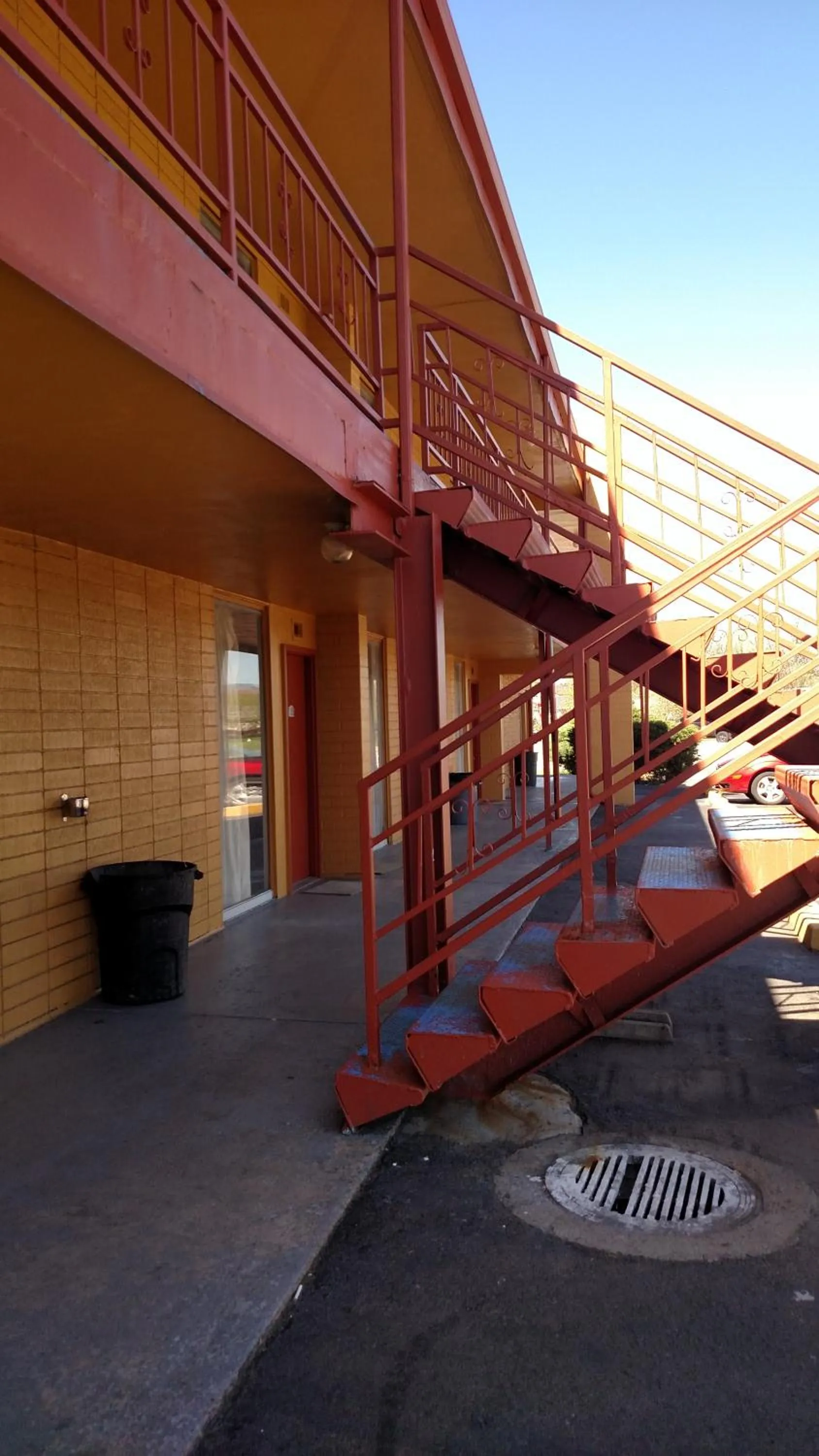 Facade/entrance in Essex House Motel