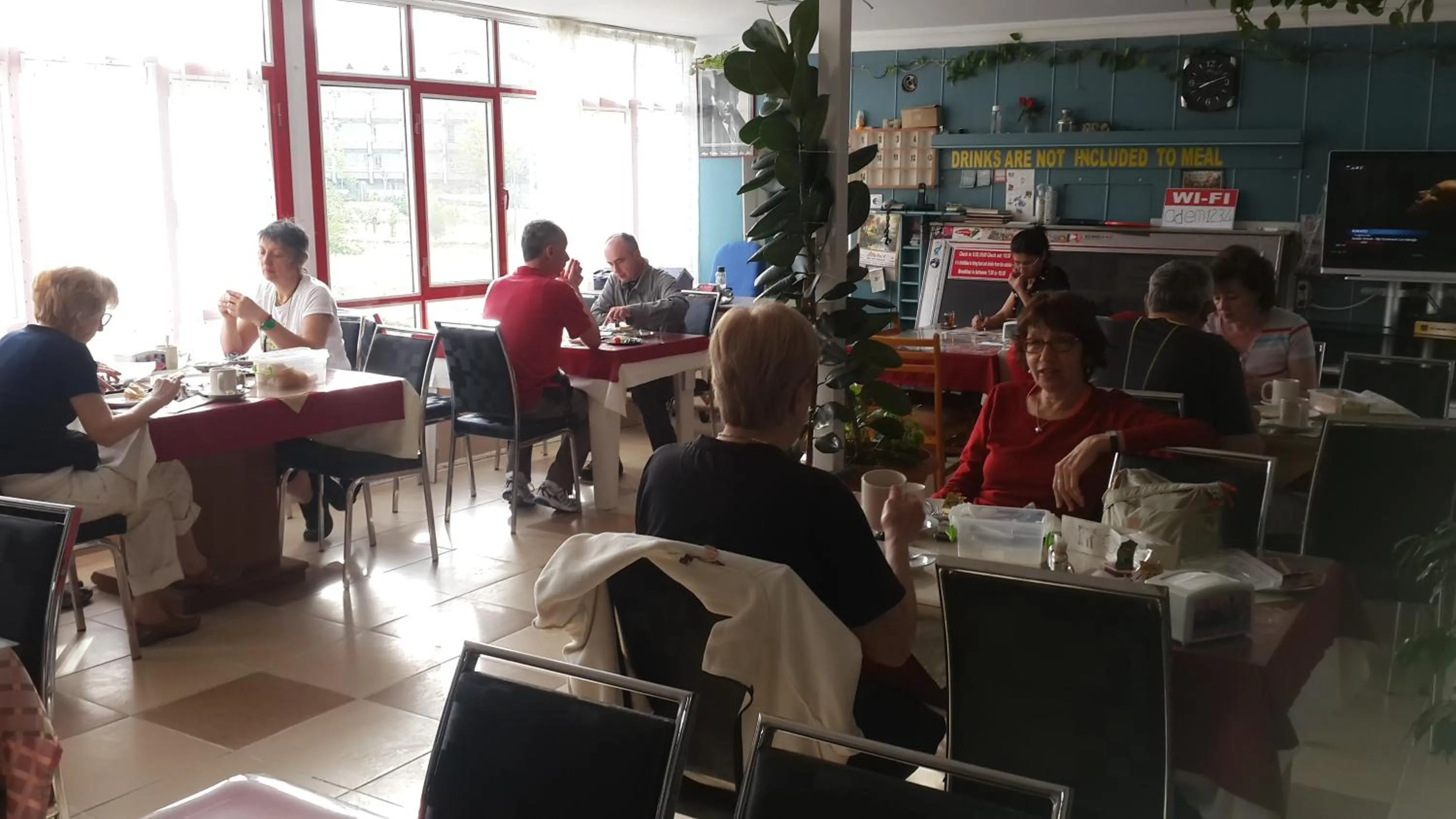 Restaurant/places to eat in Aspawa Hotel