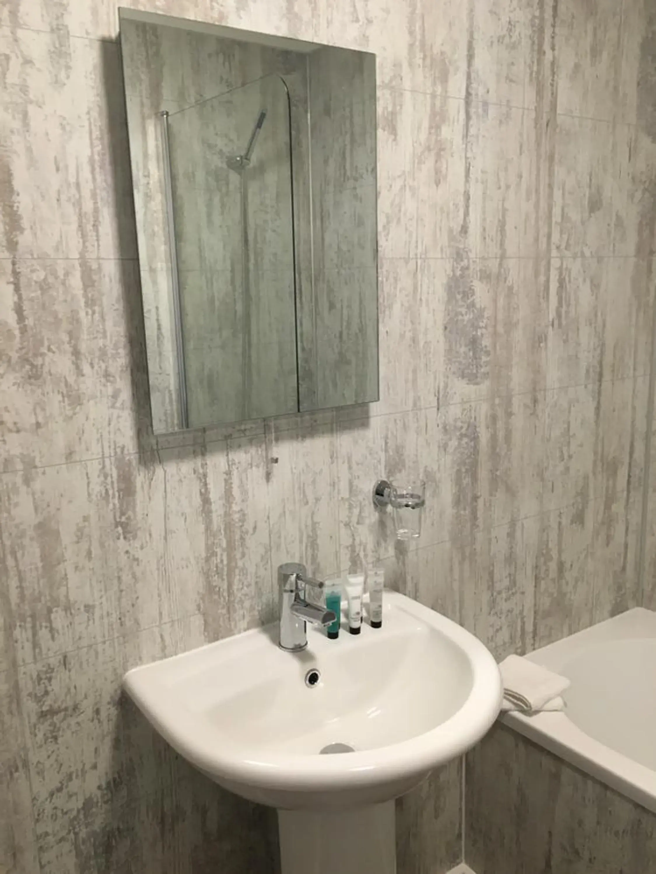 Standard Double or Twin Room in Highgate Inn Hotel Standard Double or Twin Room in Highgate Inn Hotel