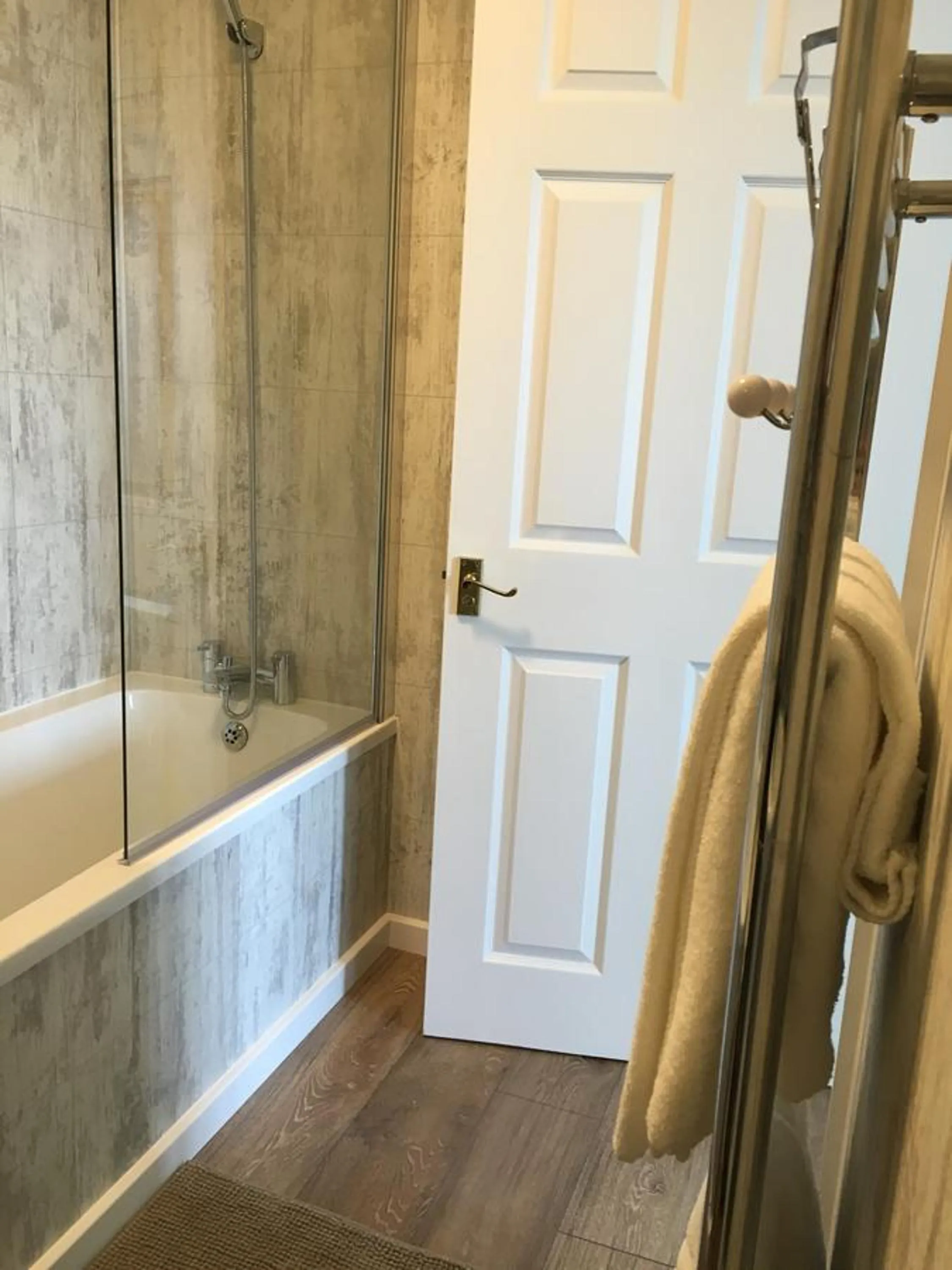 Bathroom in Highgate Inn Hotel