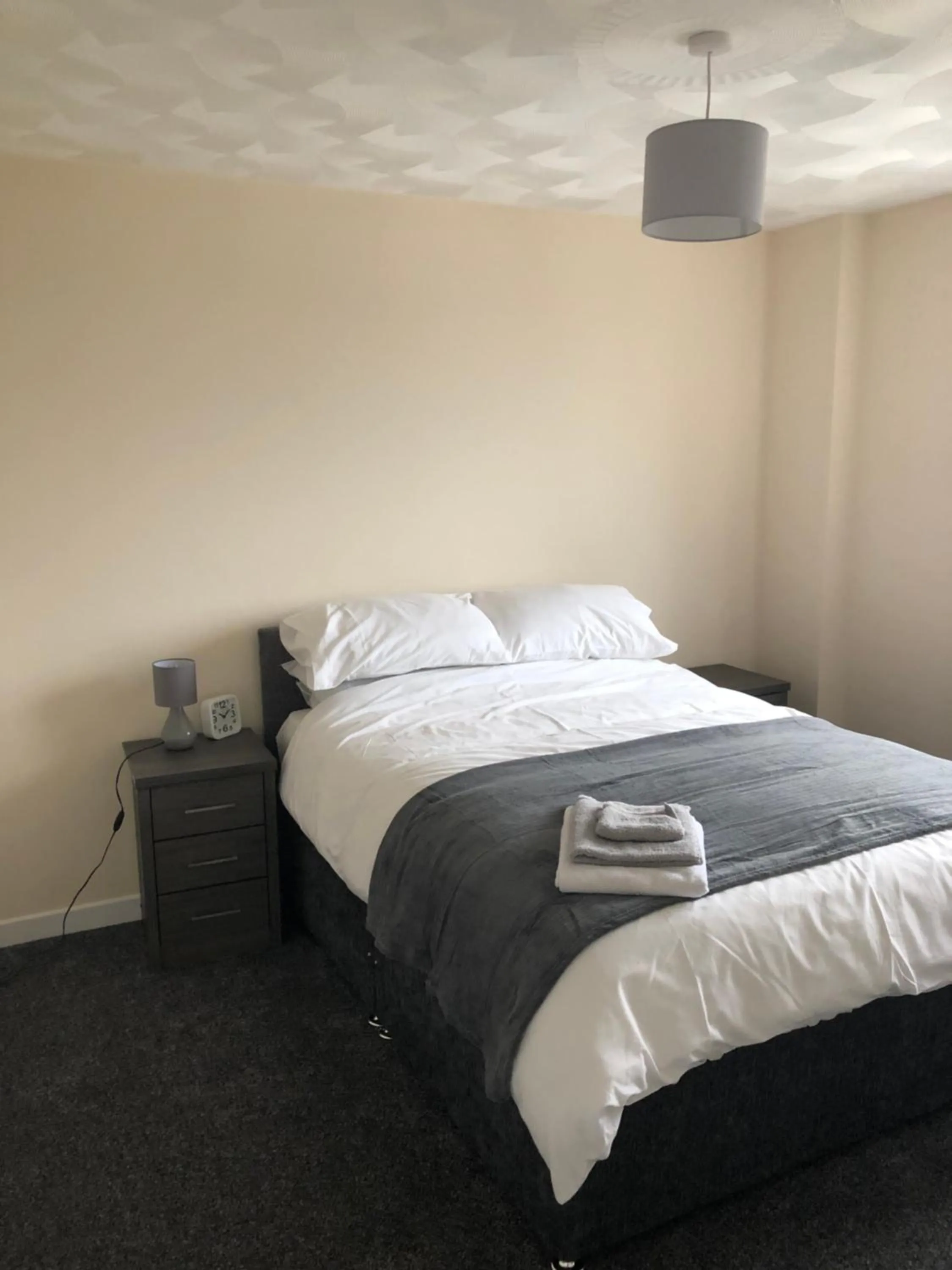 Bedroom in Highgate Inn Hotel