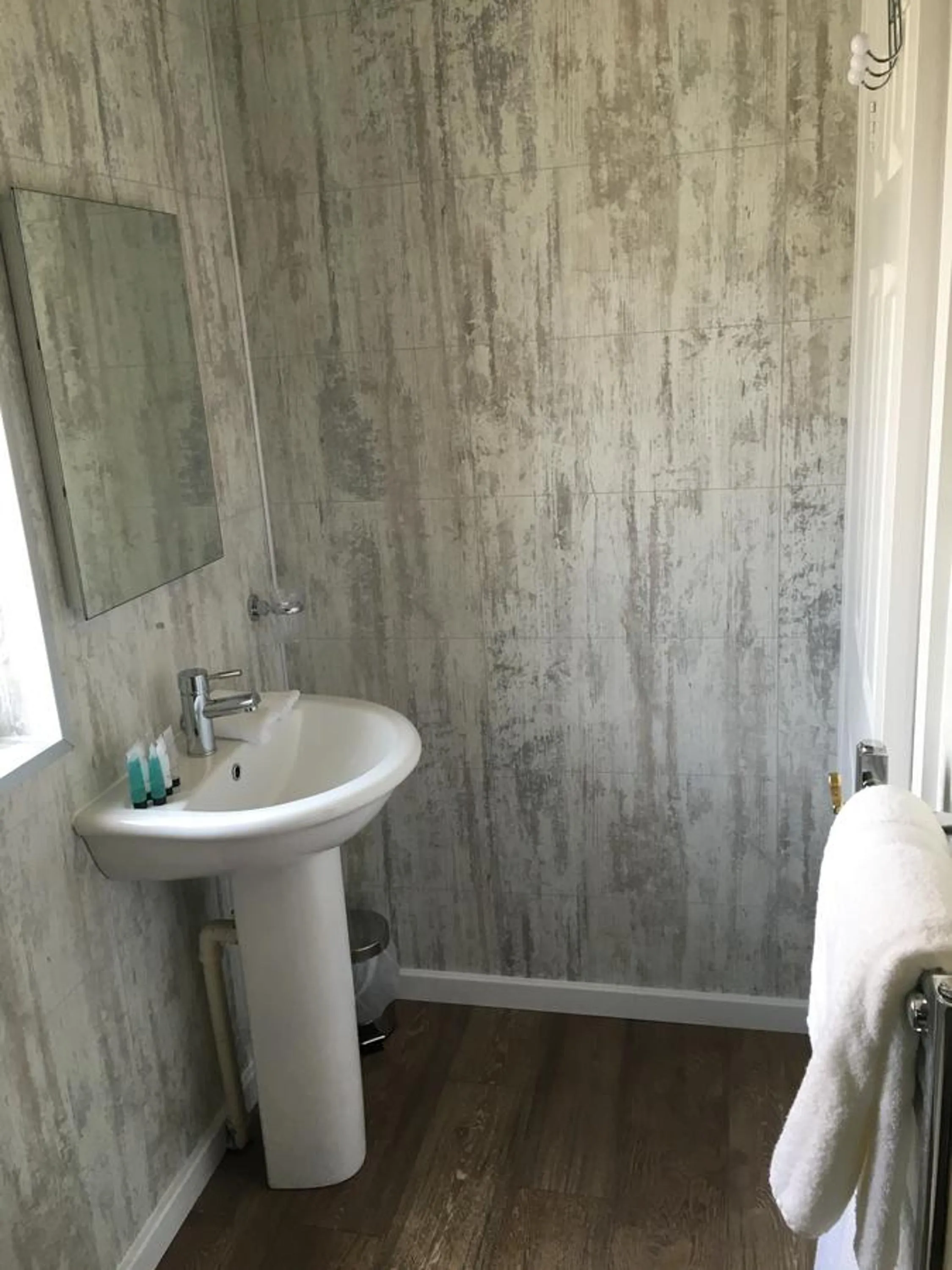 Bathroom in Highgate Inn Hotel