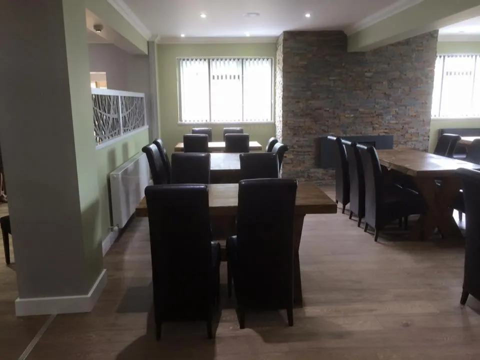 Meals in Highgate Inn Hotel