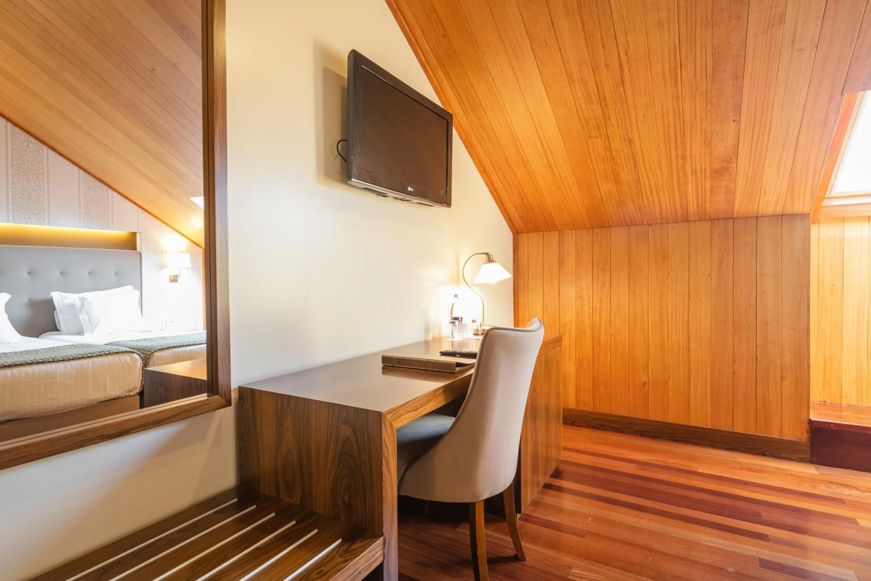 TV and multimedia, Bed in Forte de São Francisco Hotel Chaves