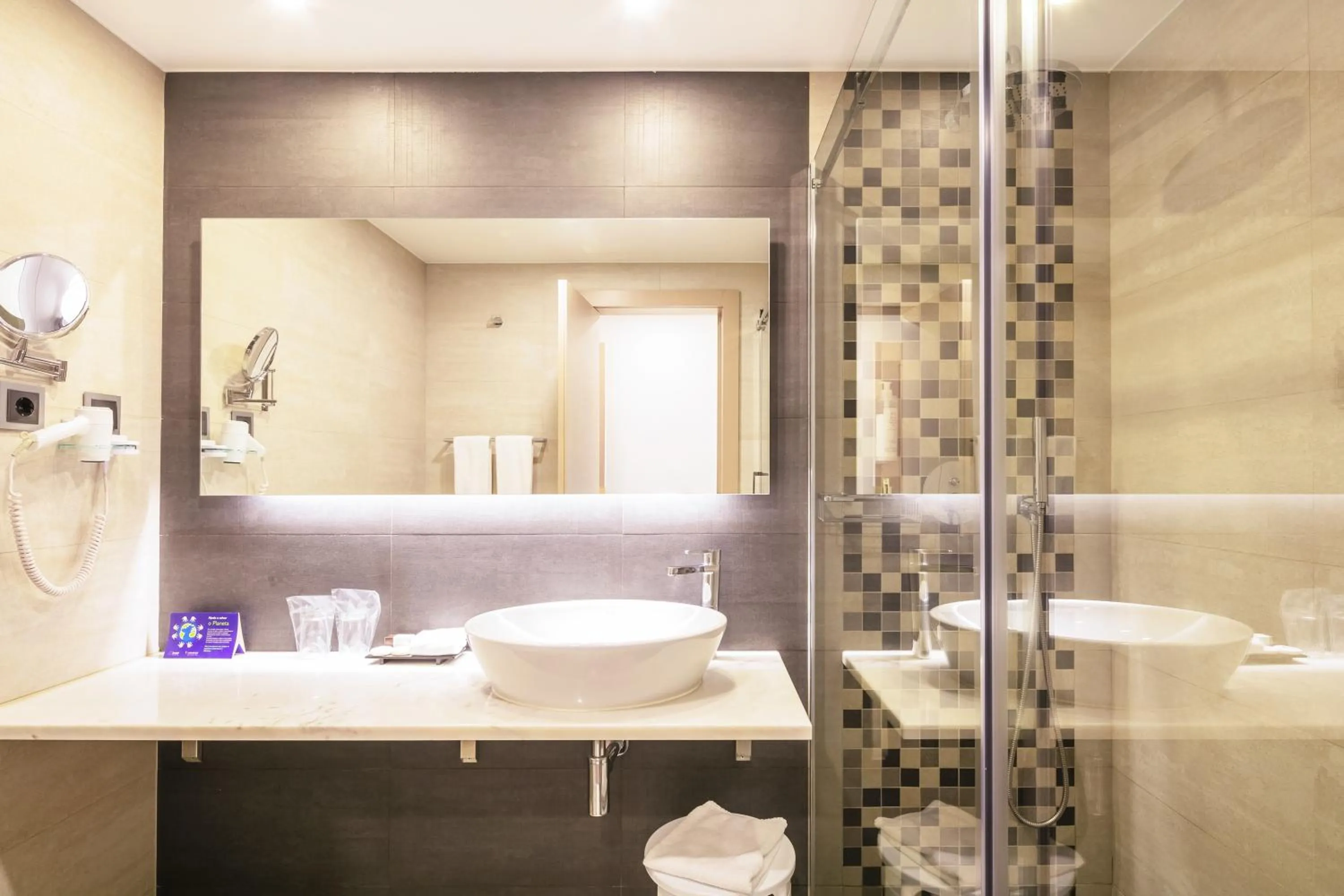 Shower in Forte de São Francisco Hotel Chaves