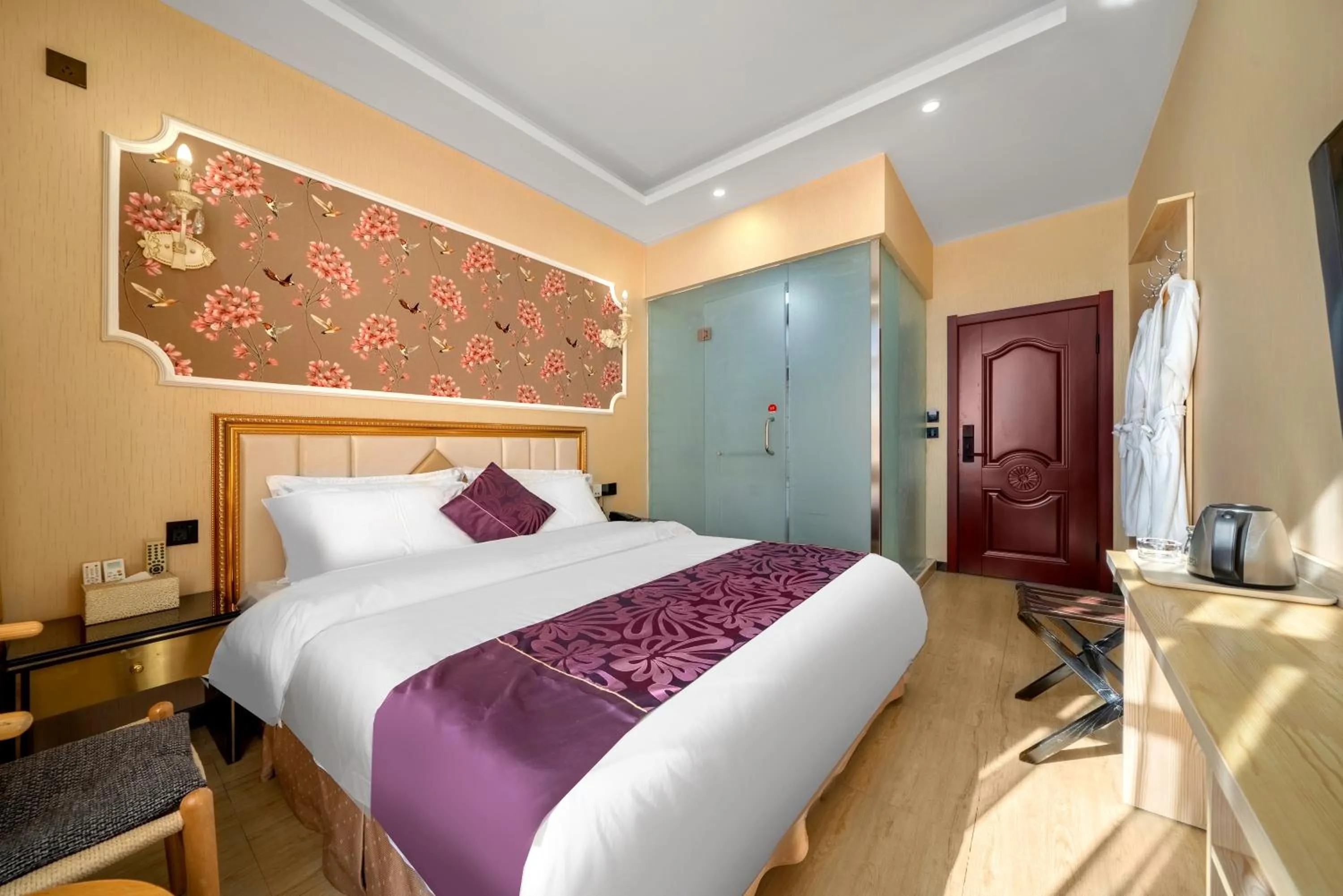 Photo of the whole room, Bed in XinQihang Hotel Harbin Taiping Airport