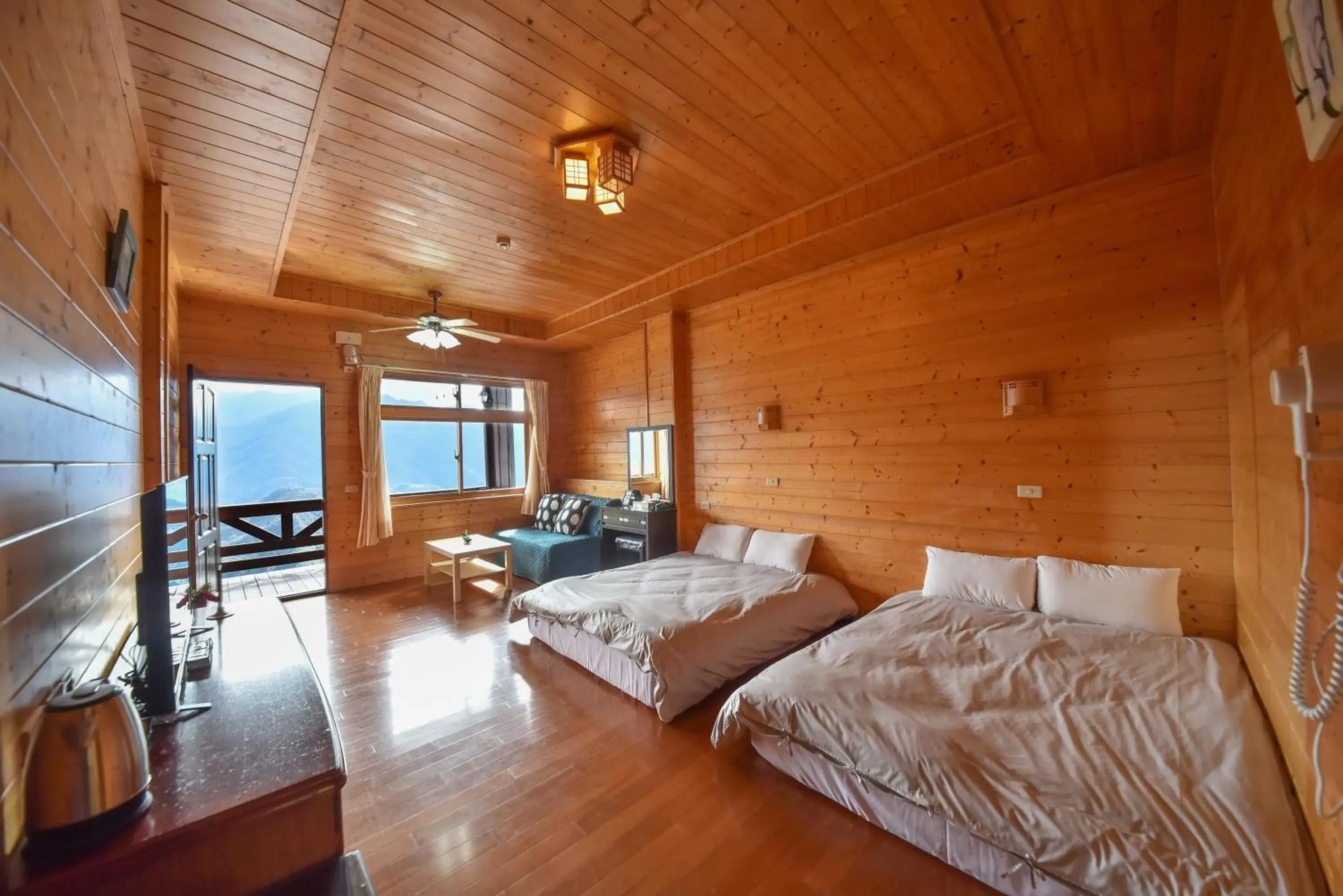 Deluxe Room in Beverly B&B Deluxe Room in Beverly B&B