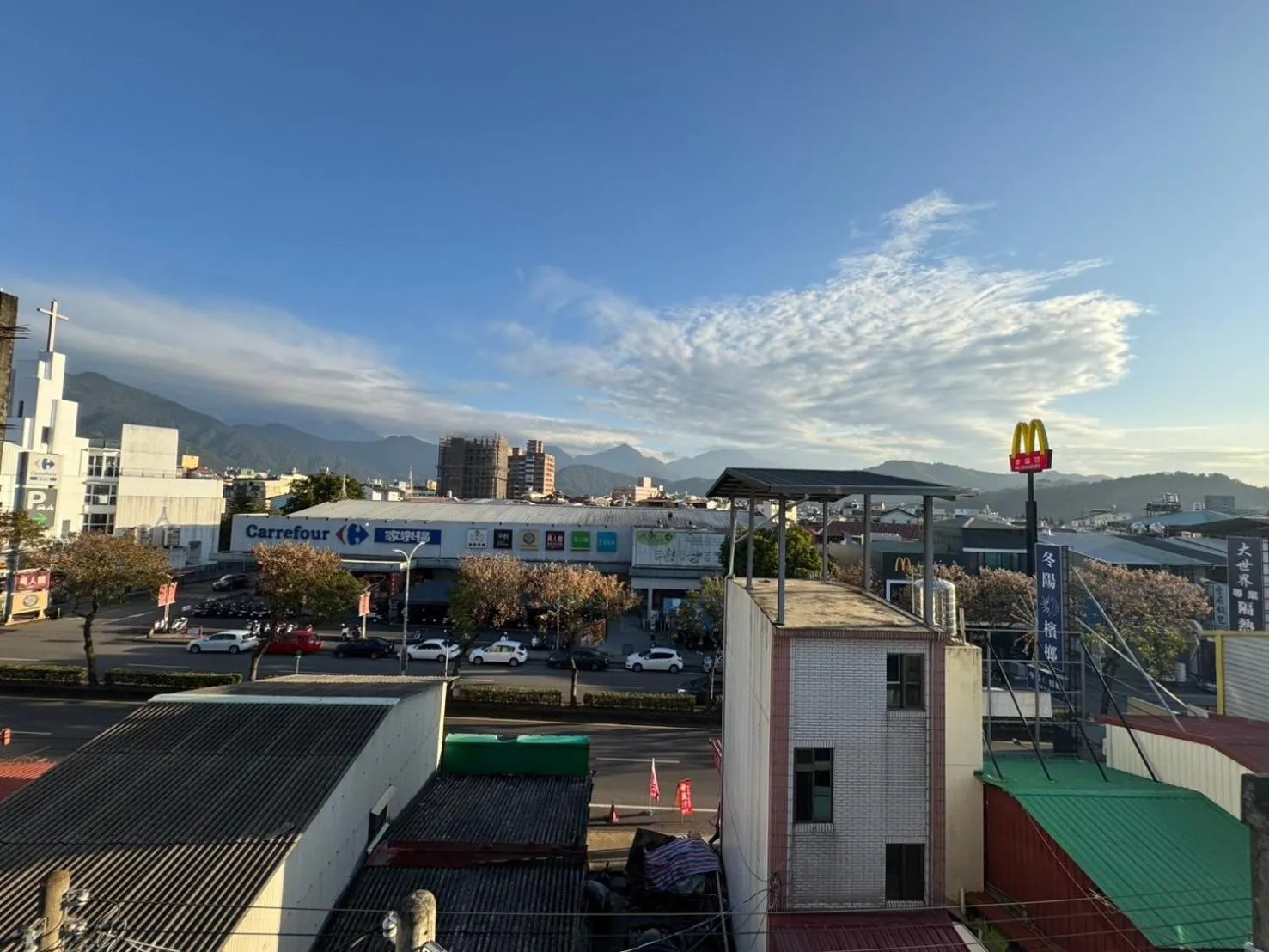 Property building in Travel Light Hotel