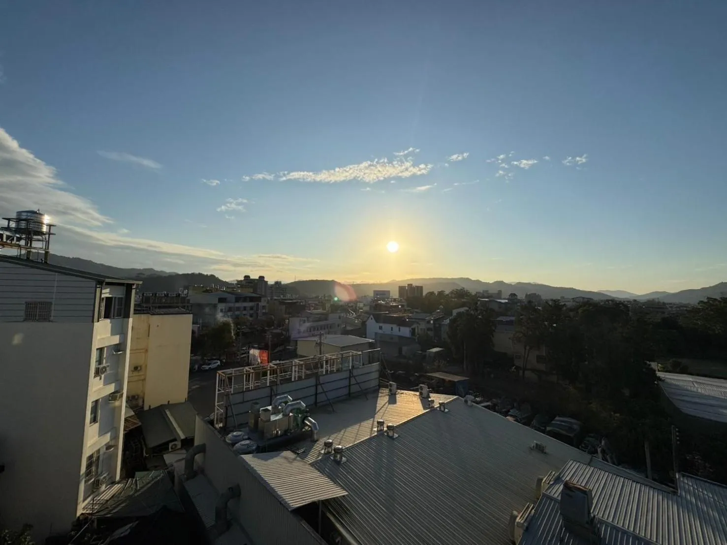 Property building in Travel Light Hotel
