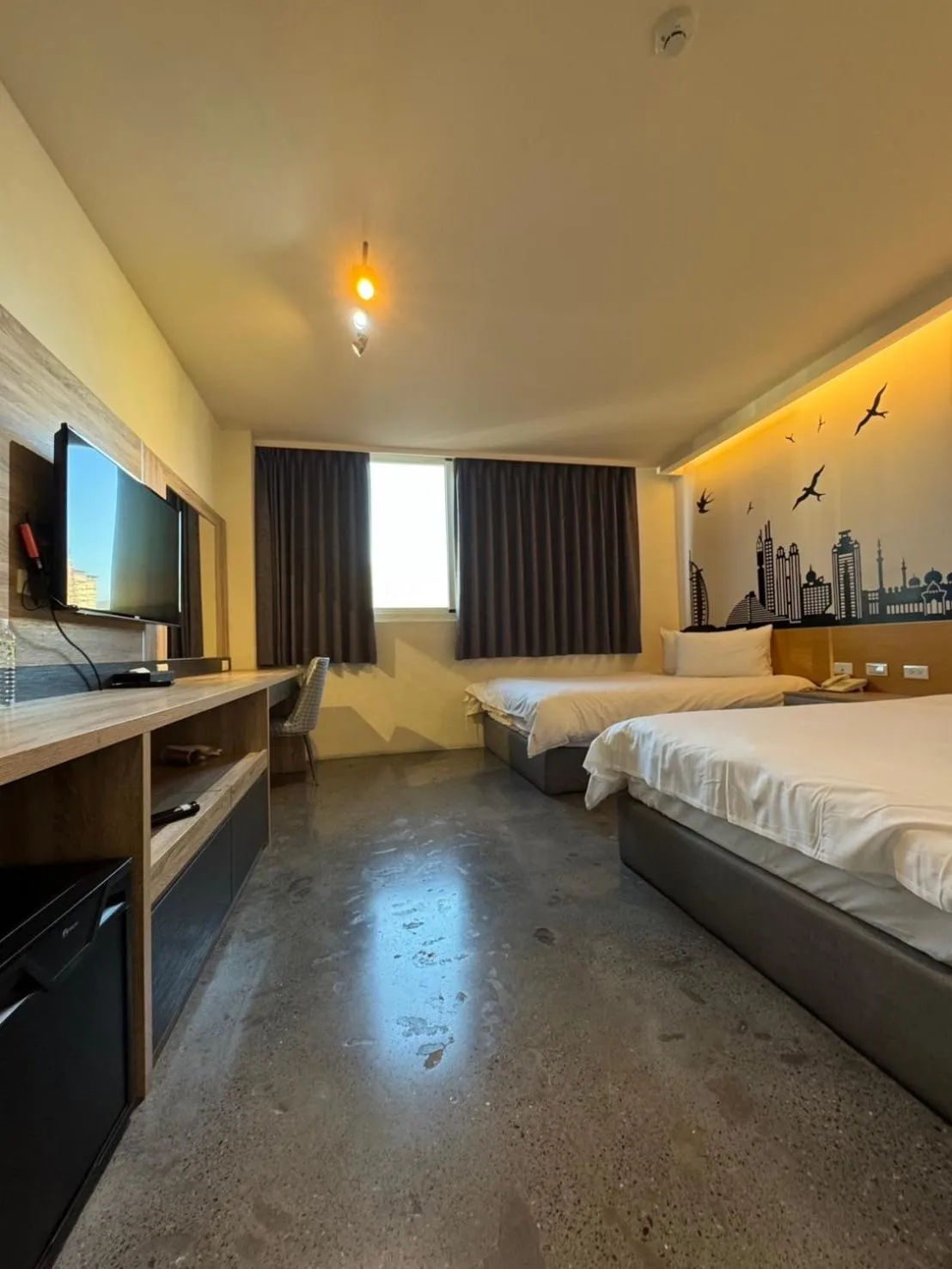 Photo of the whole room, Bed in Travel Light Hotel