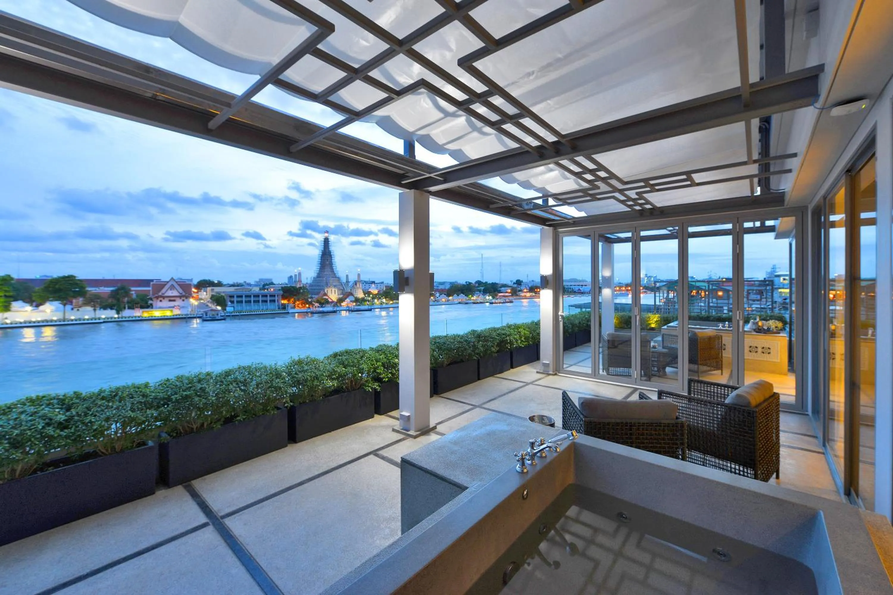 Hot Tub in Riva Arun Bangkok