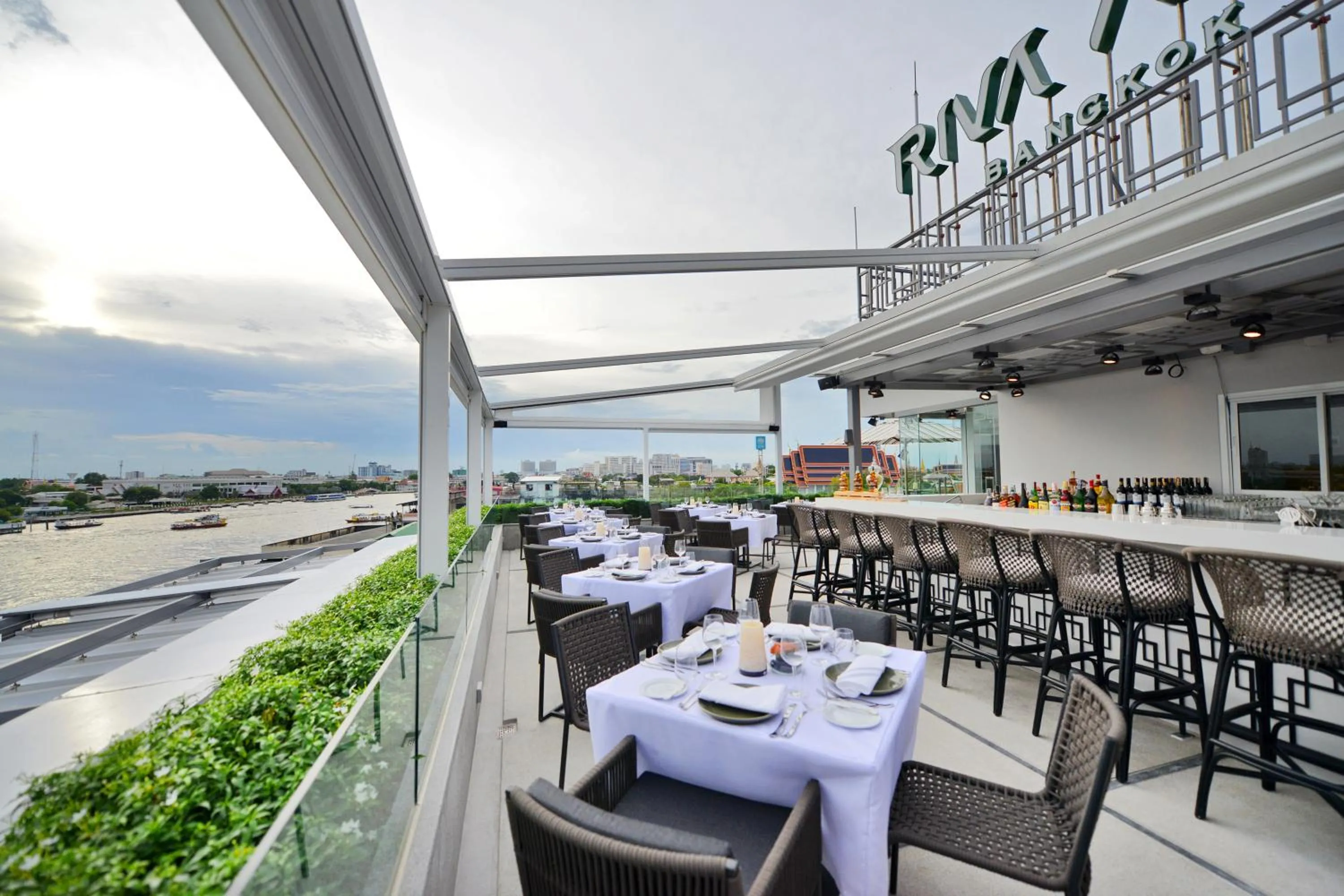 Restaurant/places to eat in Riva Arun Bangkok