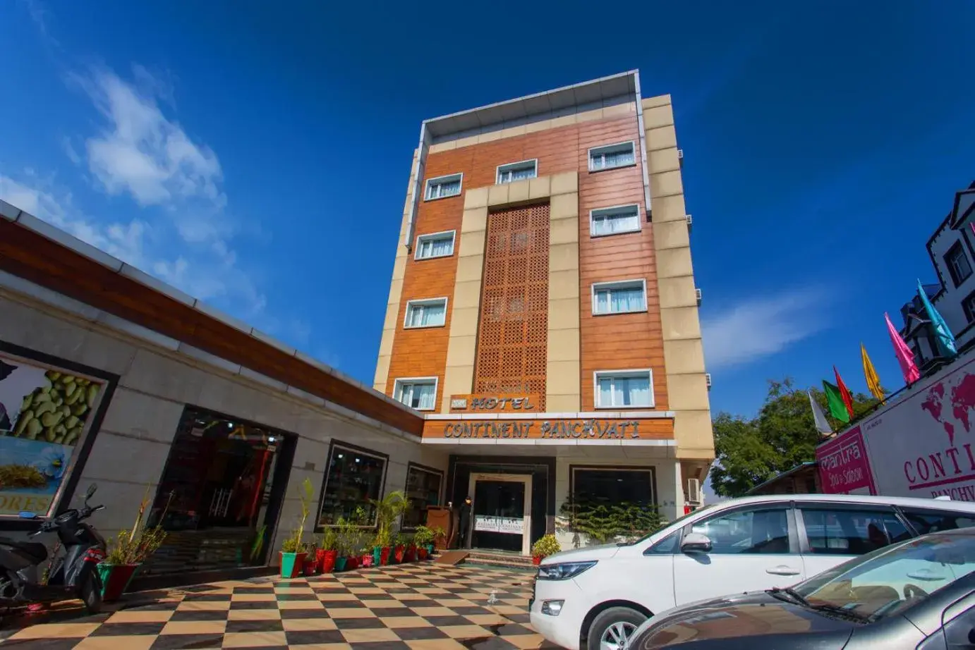 Facade/entrance in The Fern Residency Katra Facade/entrance in The Fern Residency Katra