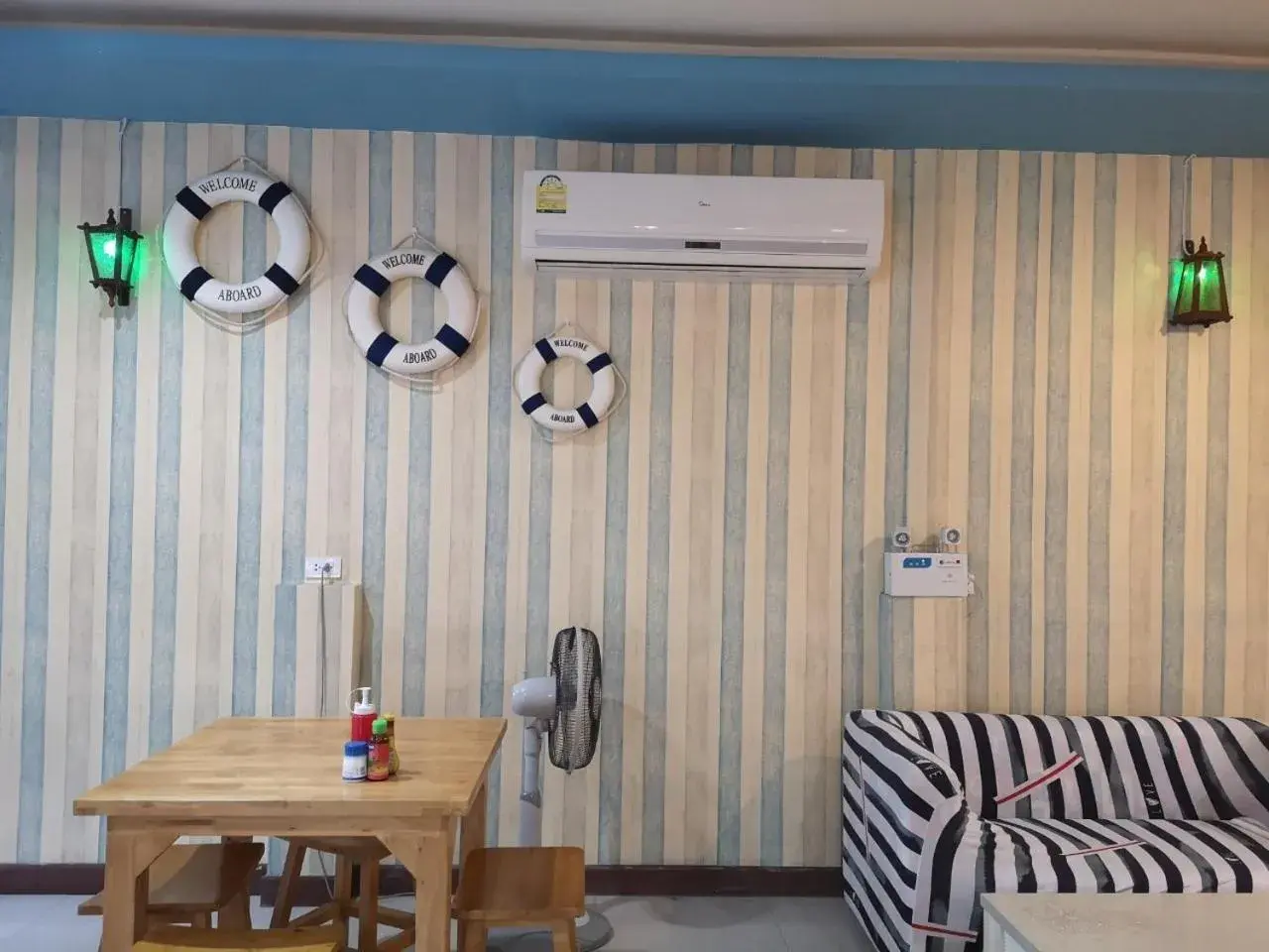 Lounge or bar in Everest Resort Samui - SHA Plus Lounge or bar in Everest Resort Samui - SHA Plus