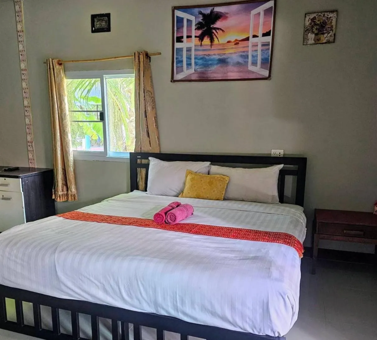 Bed in Everest Resort Samui - SHA Plus