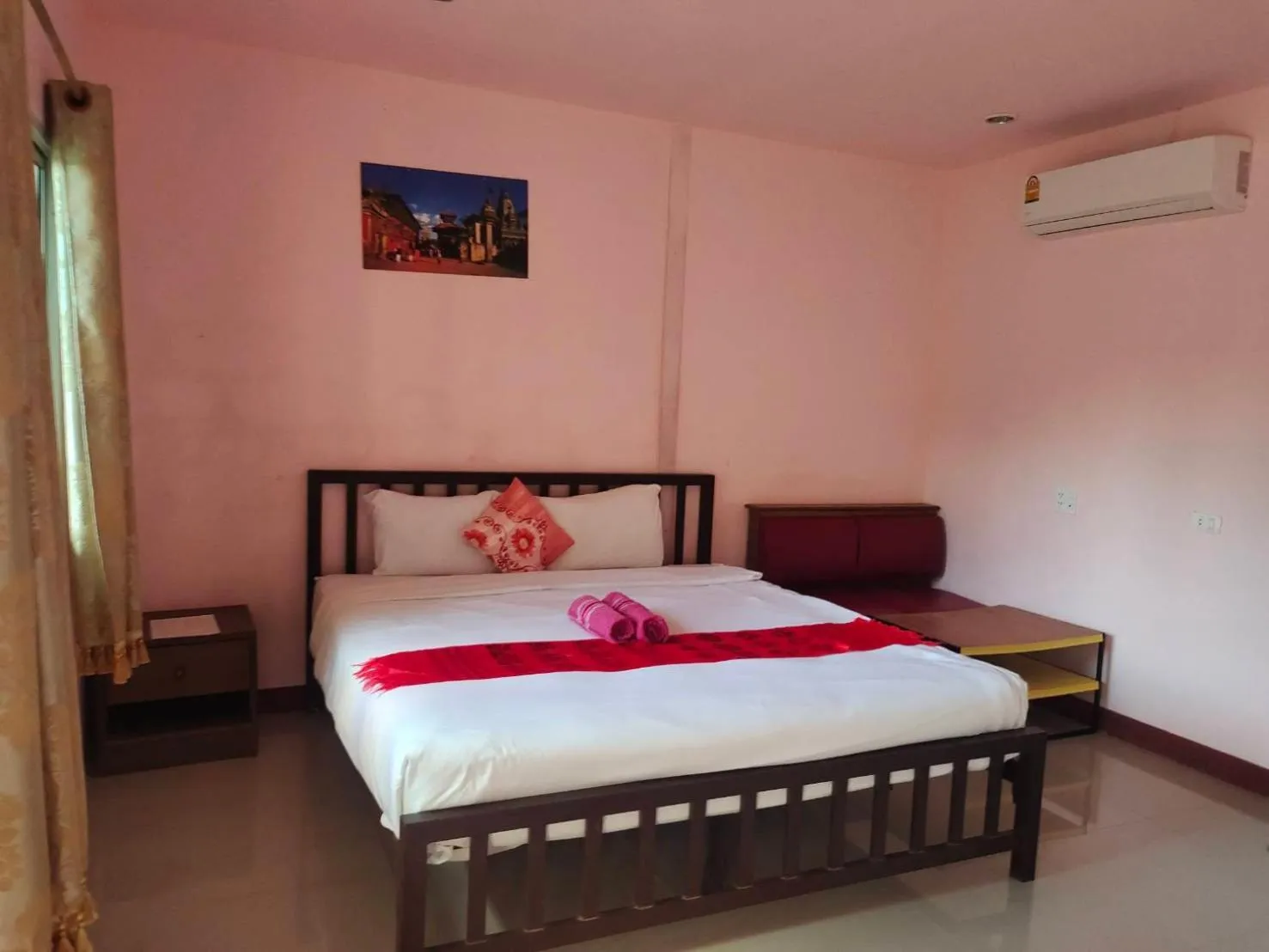 Bed in Everest Resort Samui - SHA Plus