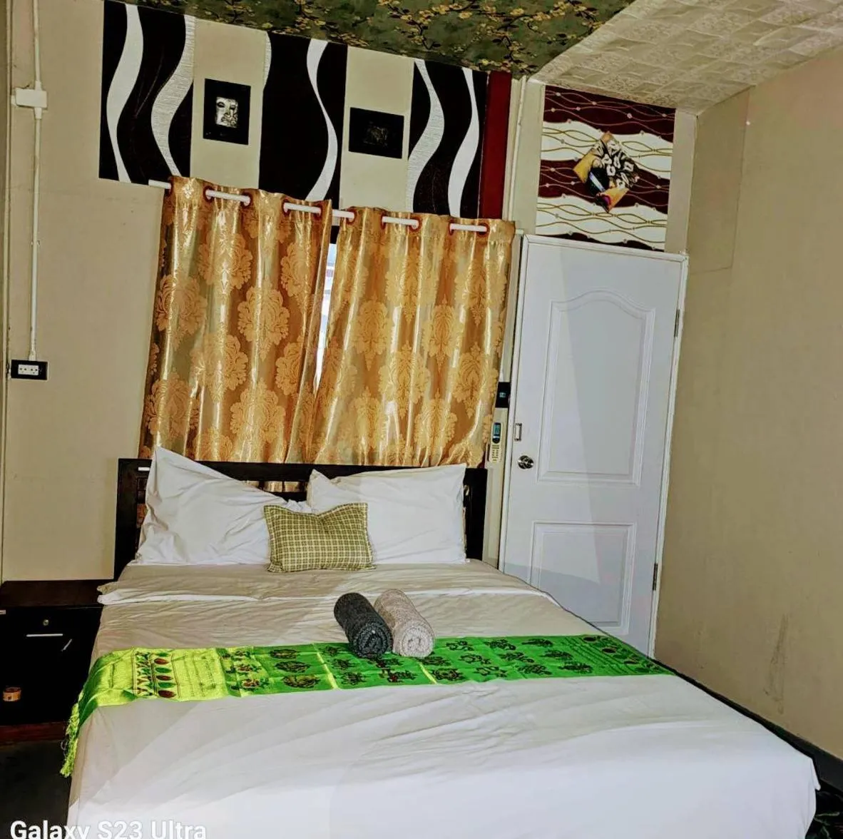 Bed in Everest Resort Samui - SHA Plus