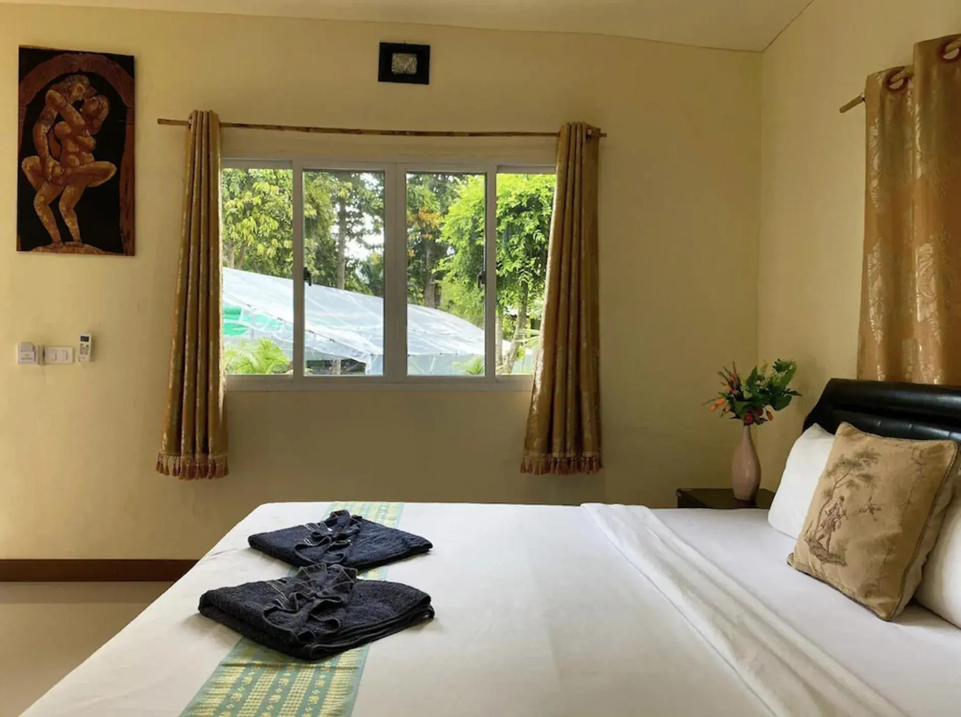 Bed in Everest Resort Samui - SHA Plus Bed in Everest Resort Samui - SHA Plus