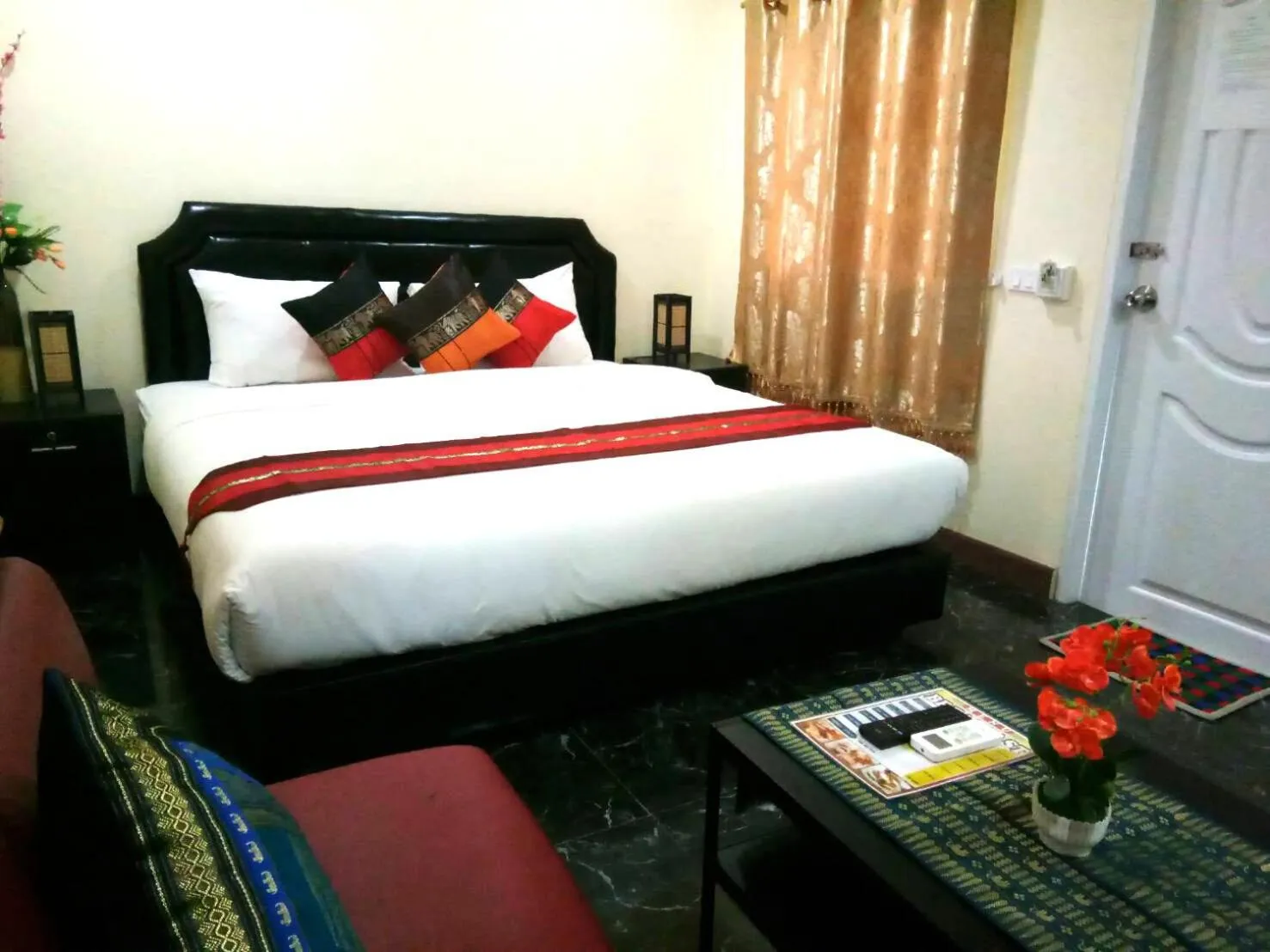 Bedroom, Bed in Everest Resort Samui - SHA Plus