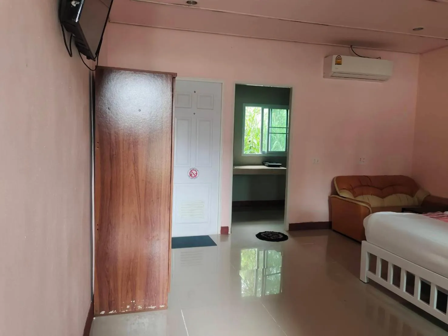 Bed in Everest Resort Samui - SHA Plus