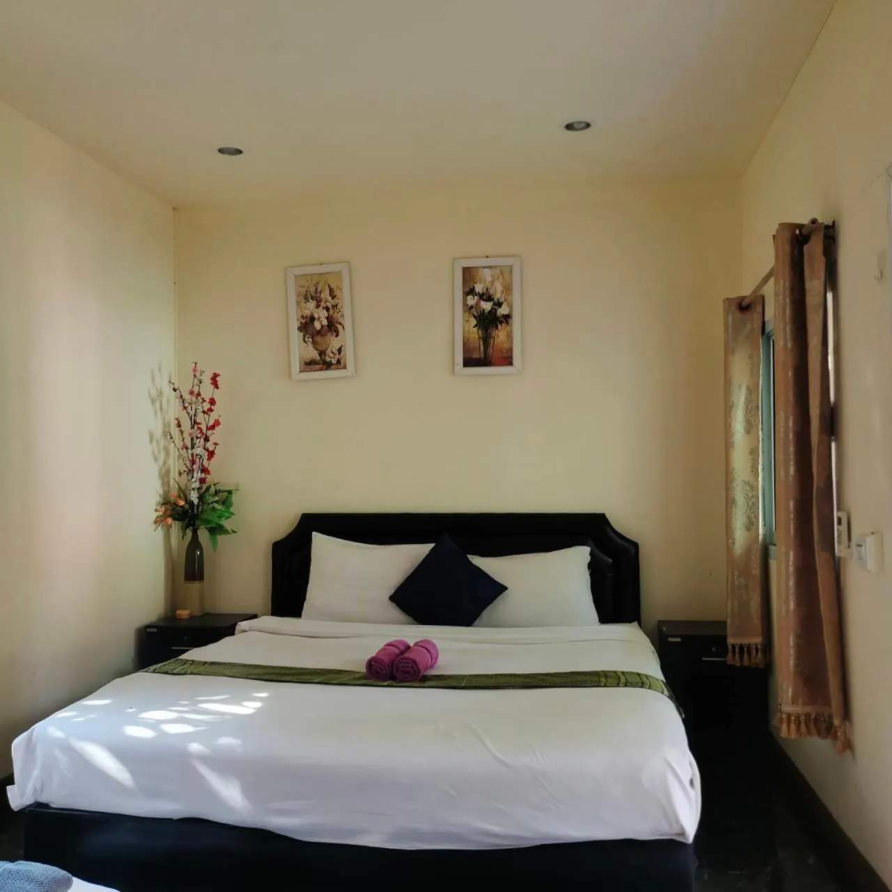 Bed in Everest Resort Samui - SHA Plus