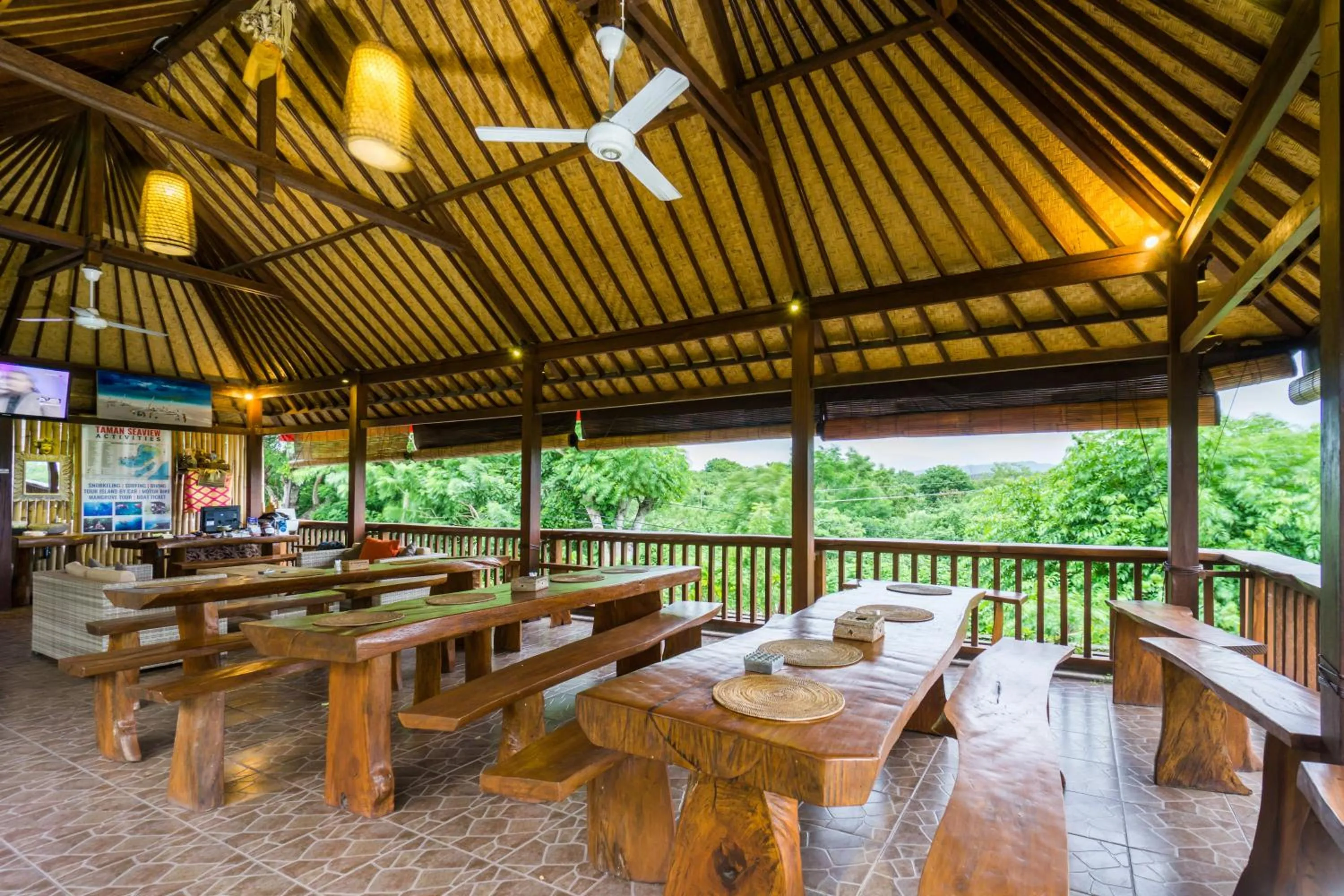 Restaurant/places to eat in Grand Sea View Lembongan