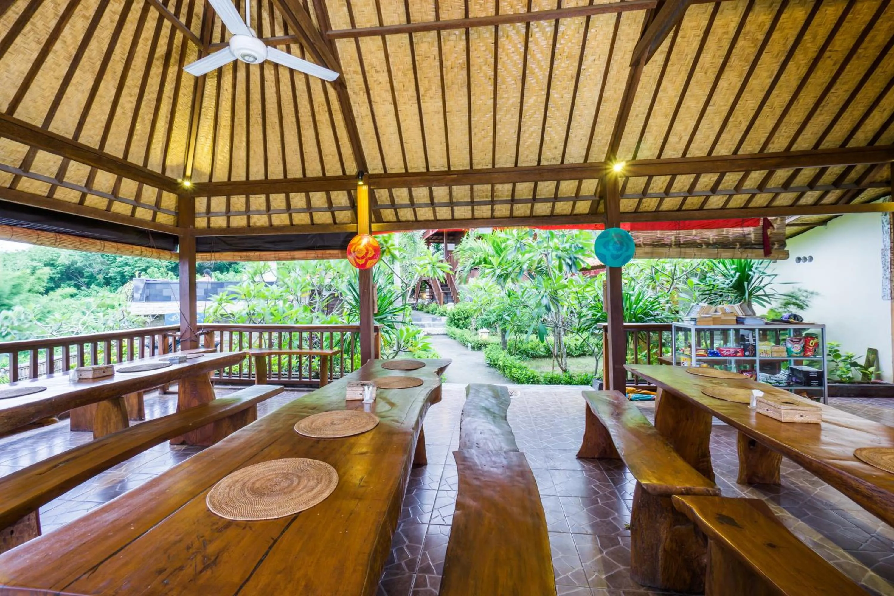 Restaurant/places to eat in Grand Sea View Lembongan