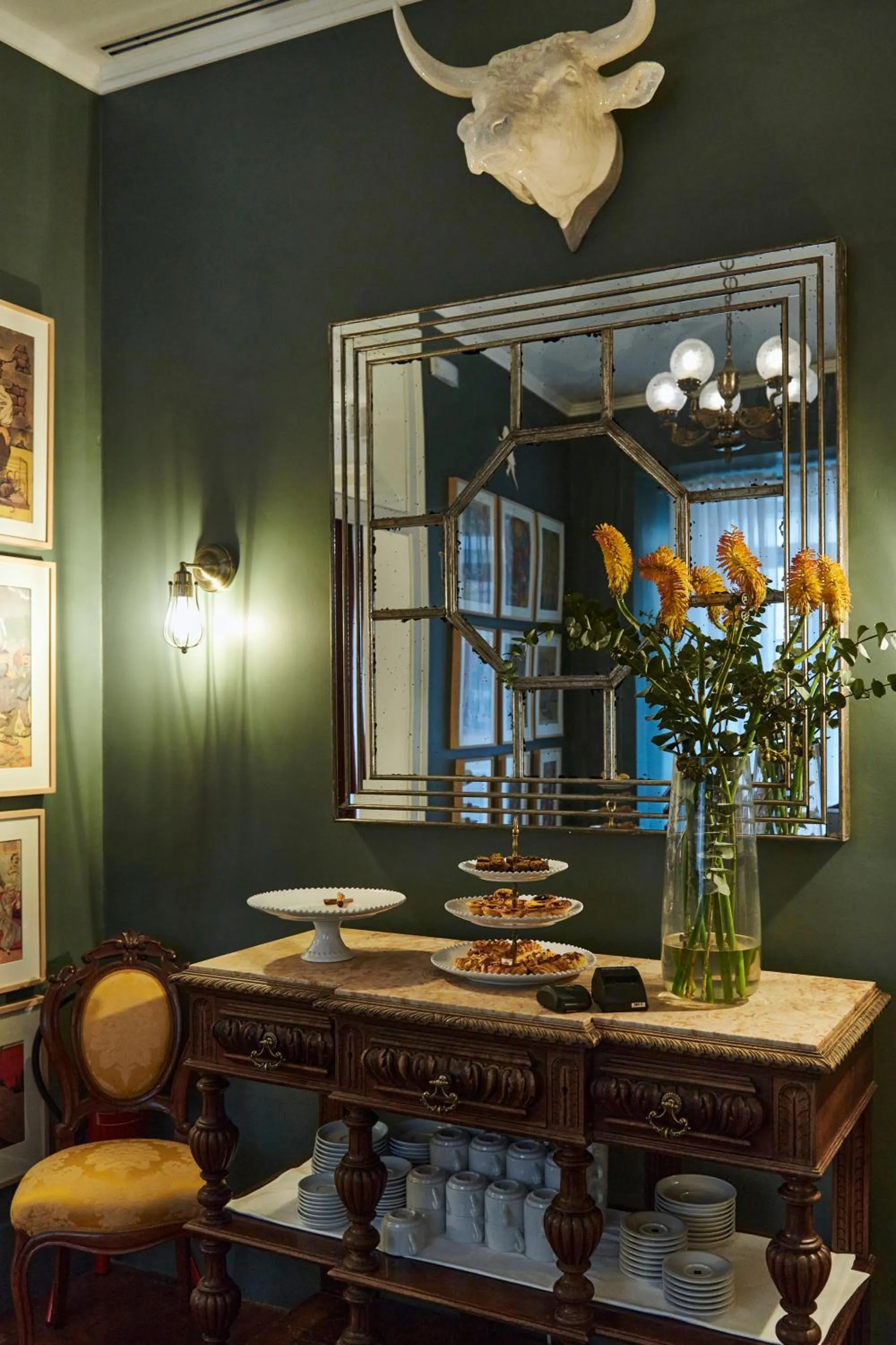 Restaurant/places to eat in Hotel Alegria