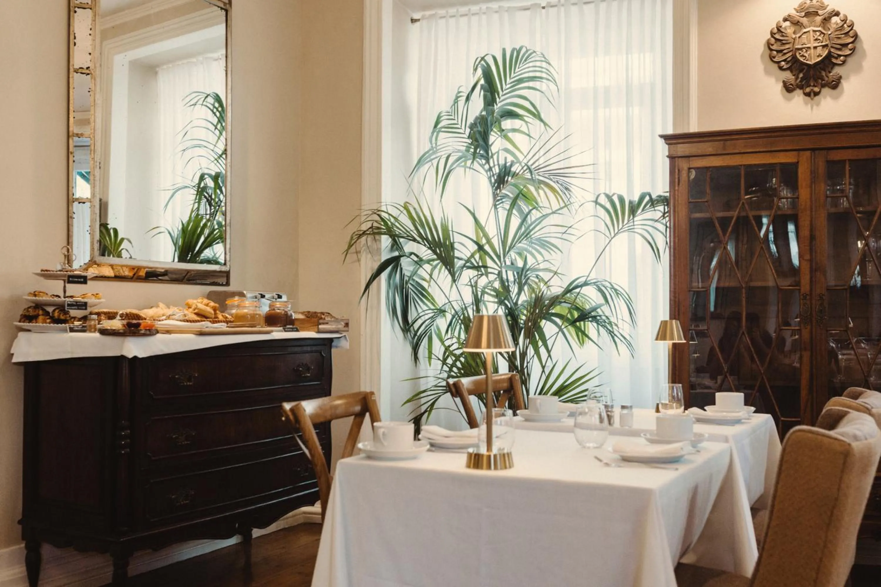 Restaurant/places to eat in Hotel Alegria