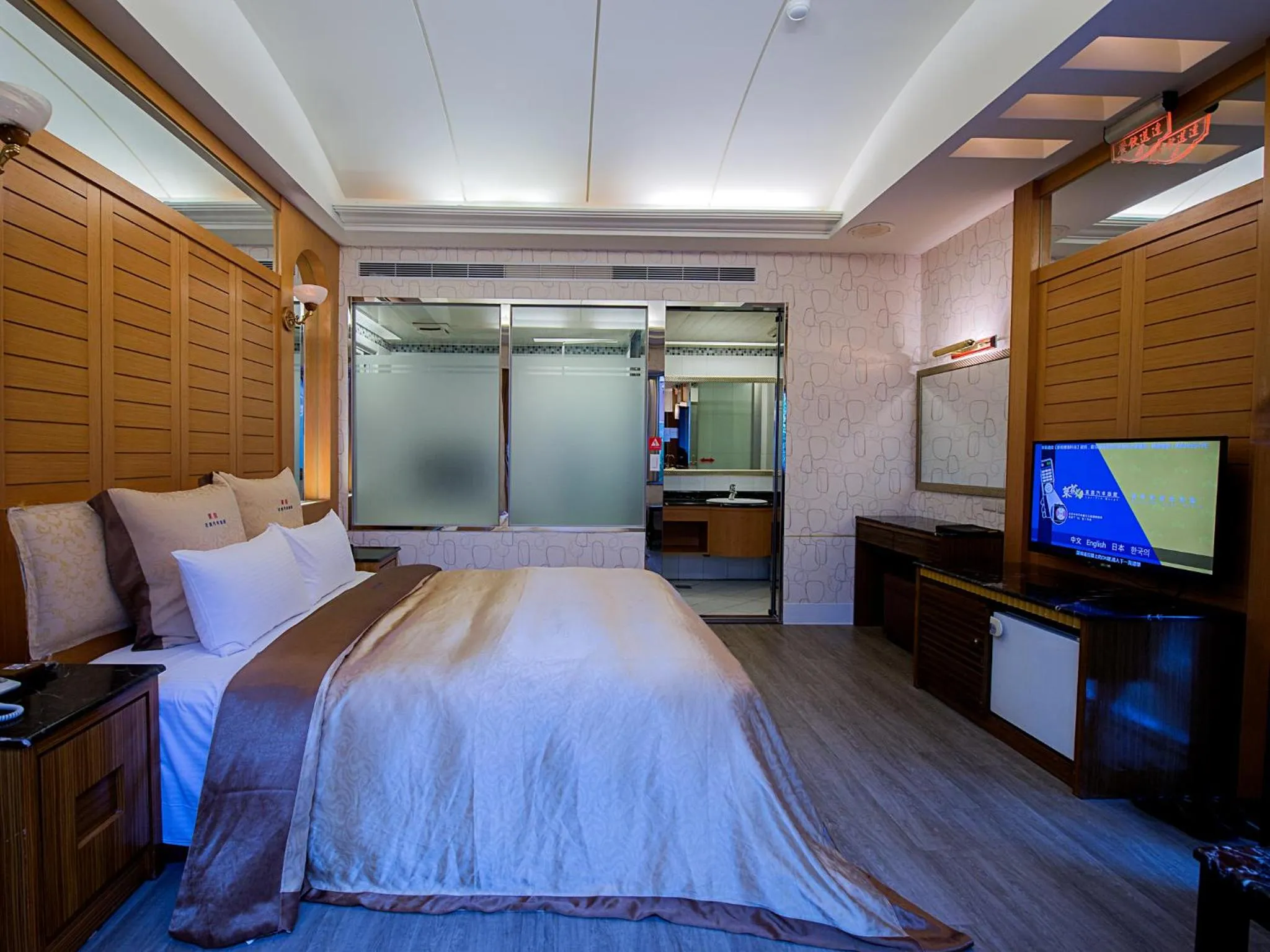 Photo of the whole room, Bed in Lai Yin Motel