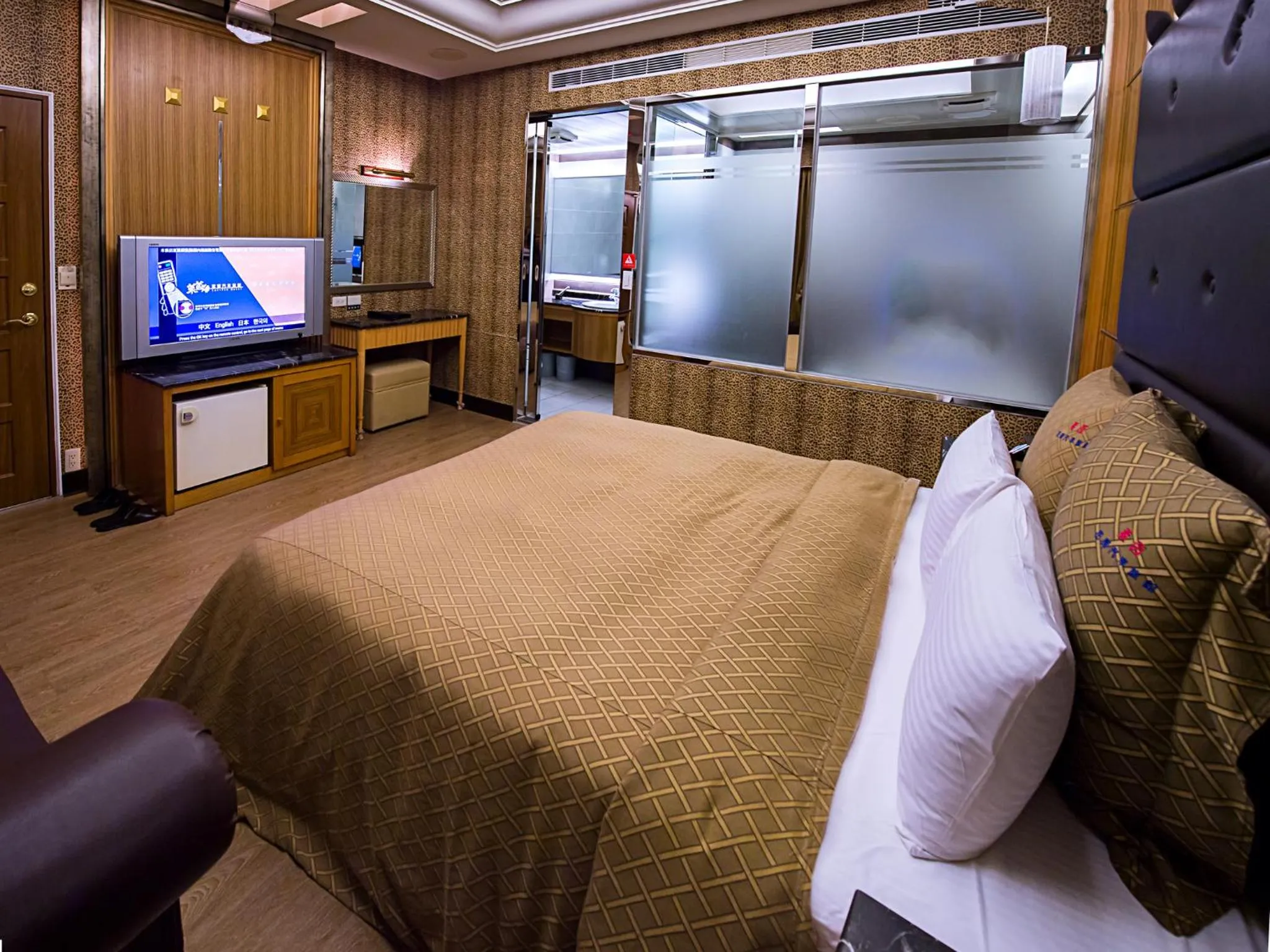 Photo of the whole room, Bed in Lai Yin Motel