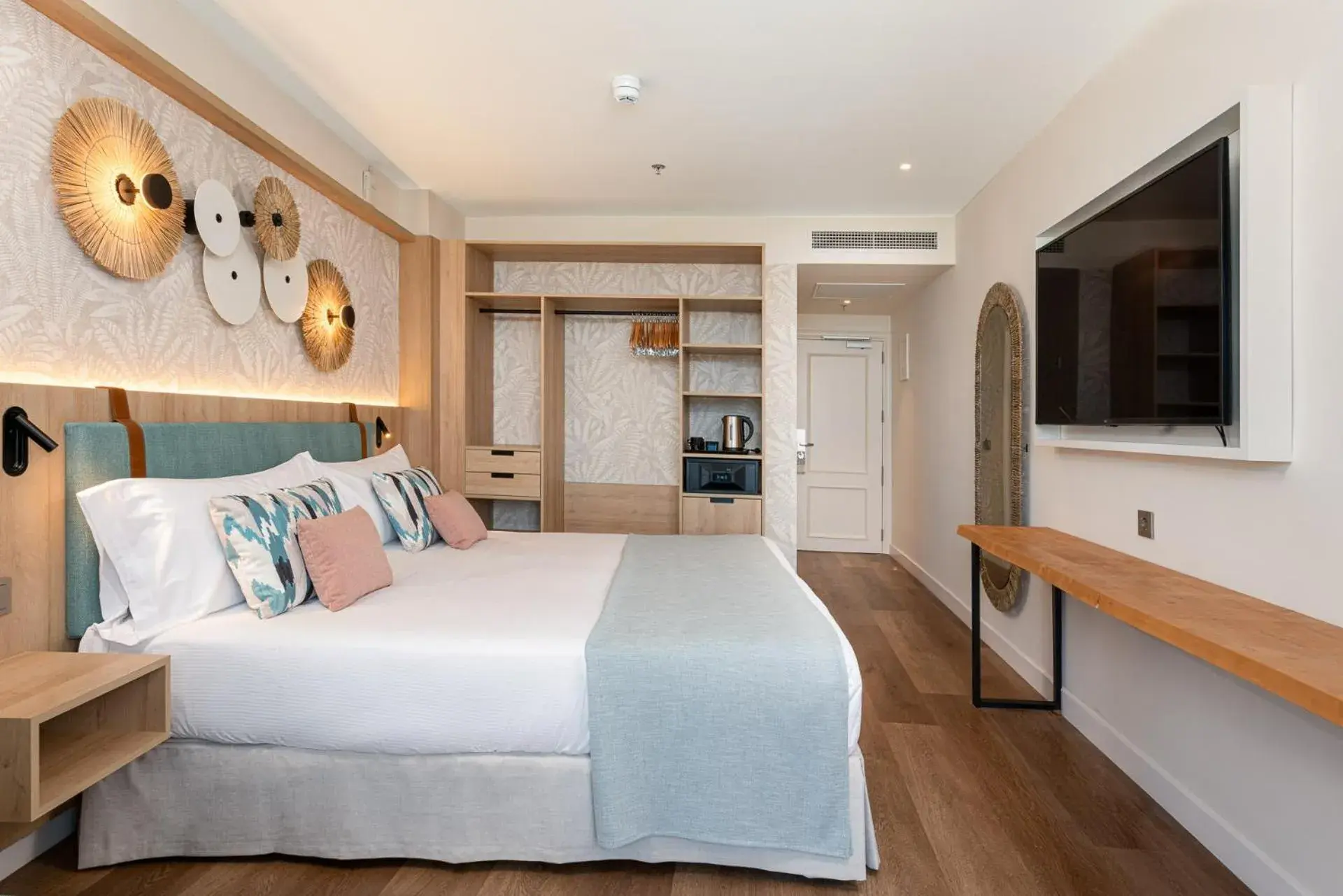 Bed in Mediterranean Palace Bed in Mediterranean Palace