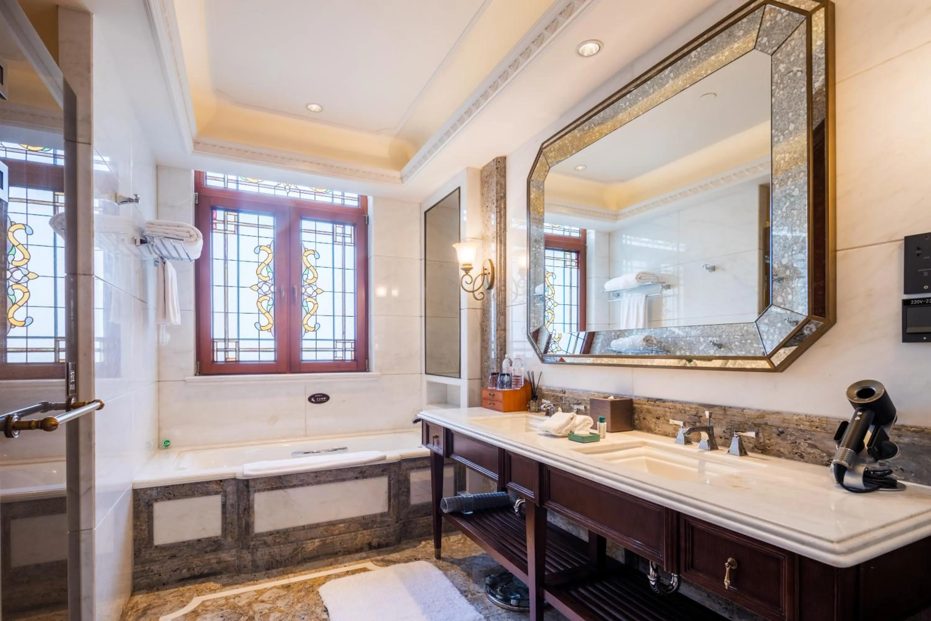 Bathroom in Shanghai Donghu Hotel - Shanghai Style Garden House