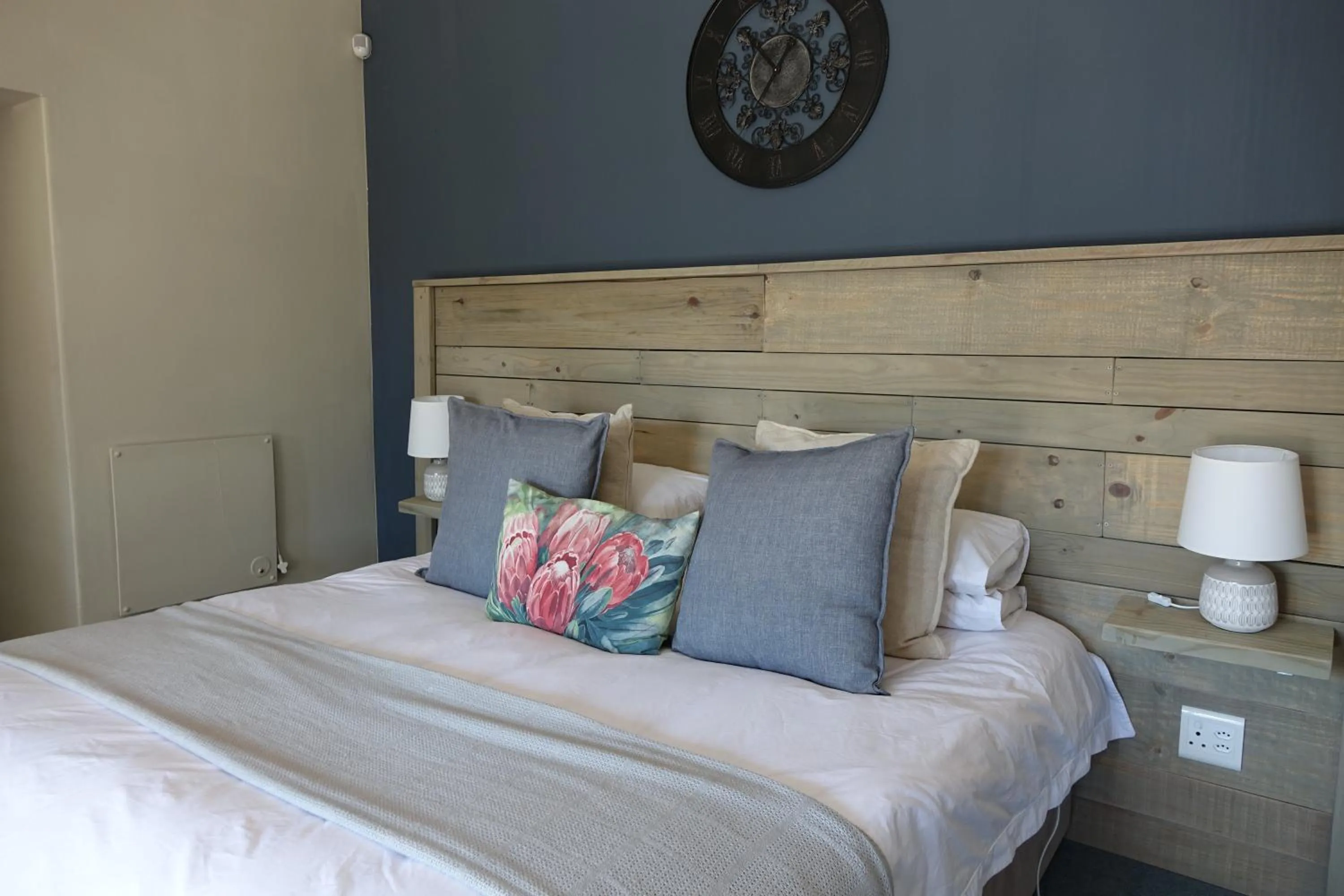 Bedroom, Bed in Notting Hill Lodge